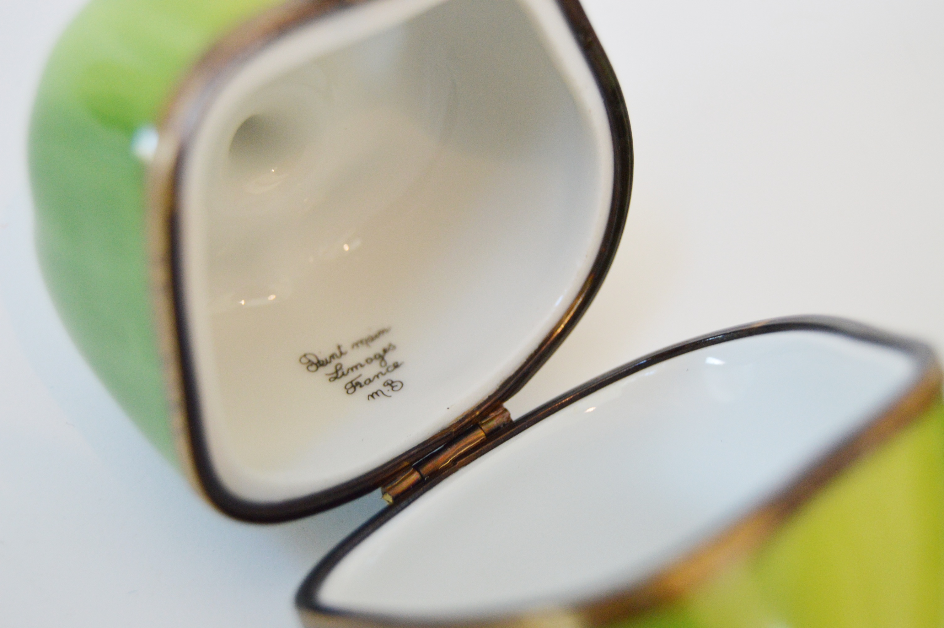 Limoges Peint Main Porcelain Trinket Boxes