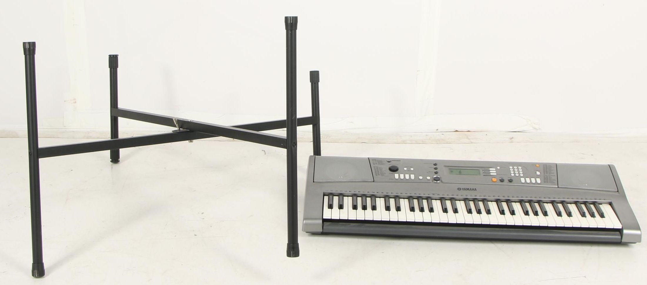 Yamaha Portatone YPT-310 Electric Keyboard and Stand