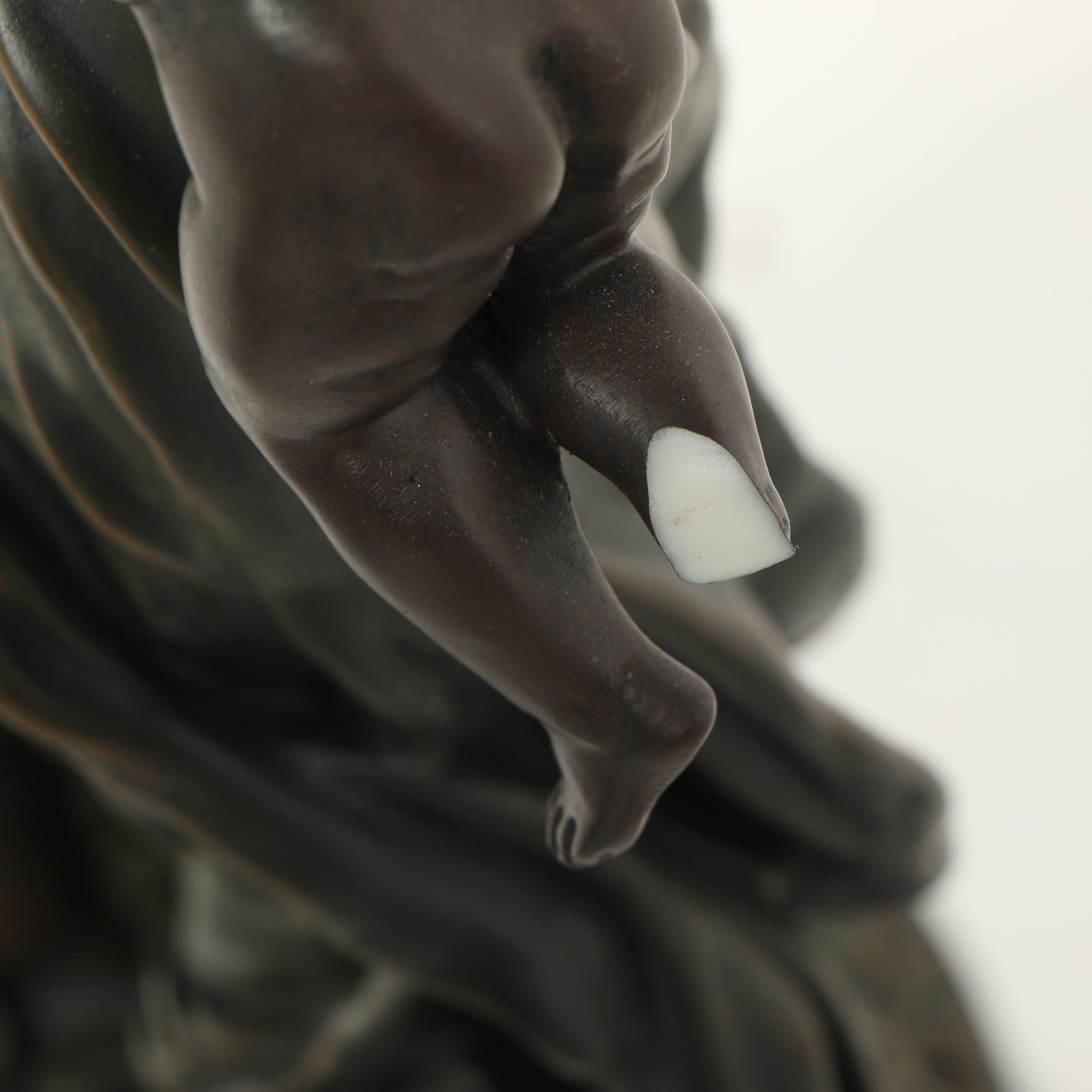 Design Toscano "Grande-Scale Flora" Swinging Pendulum Clock in Faux Bronze