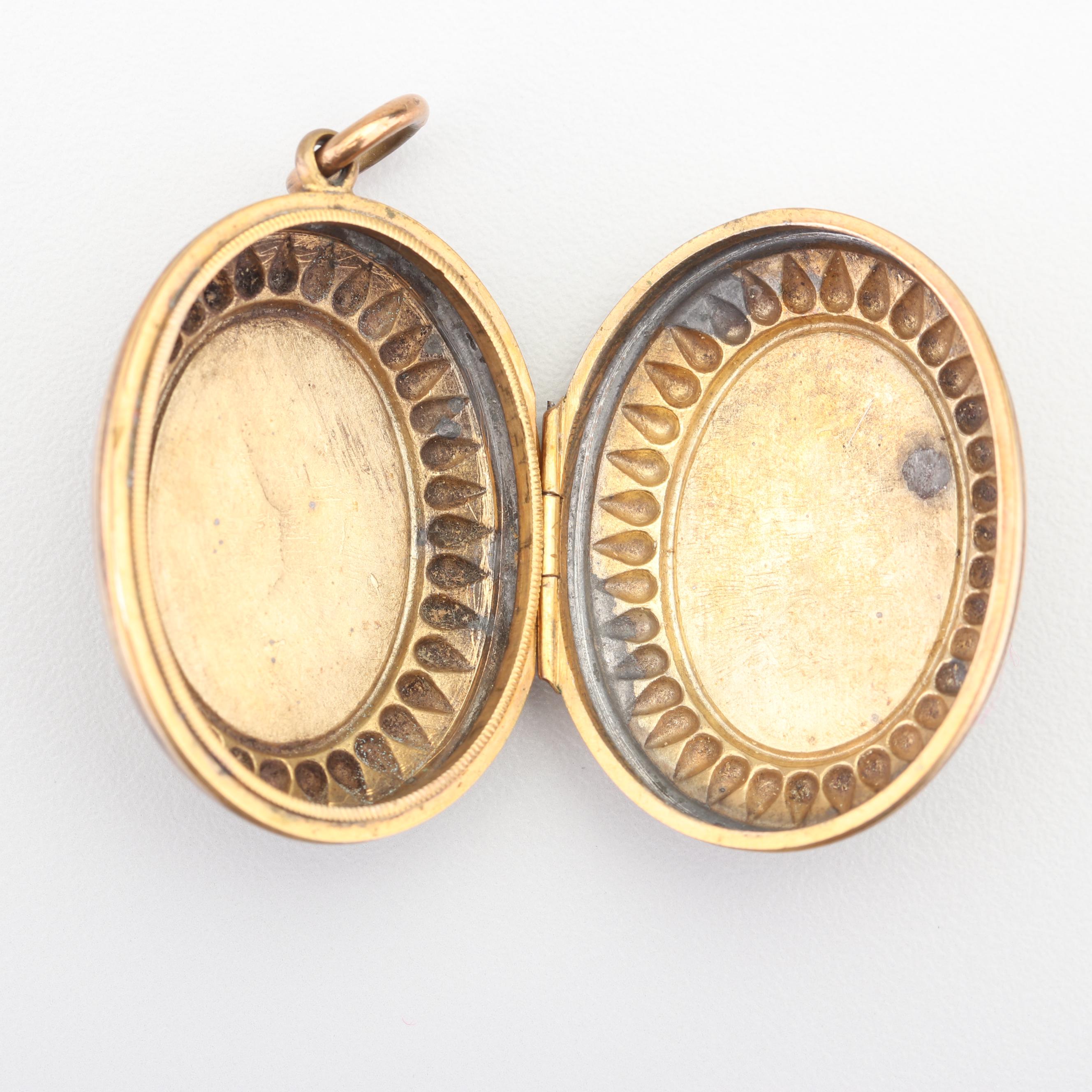 Vintage Gold Tone Locket