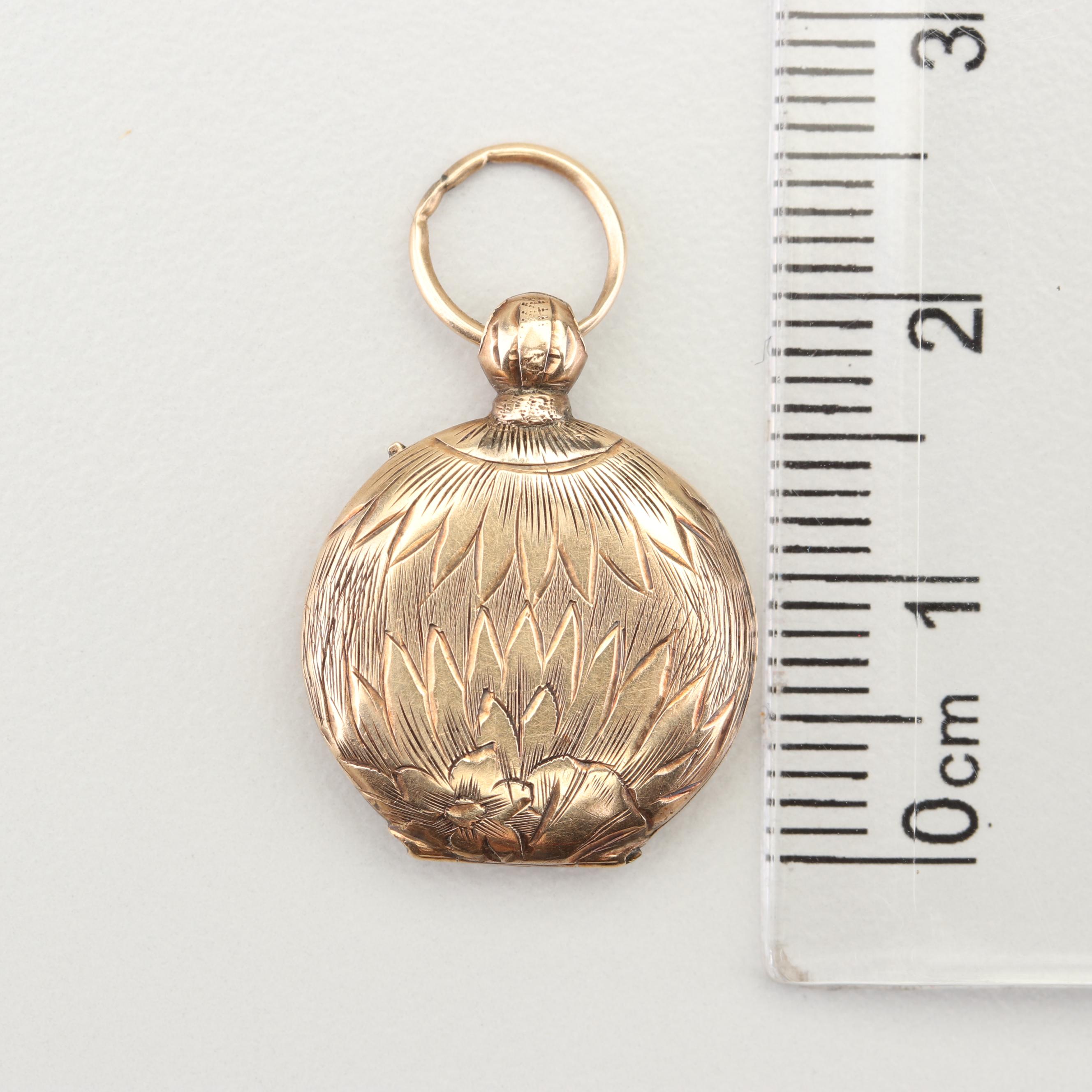 14K Yellow Gold Mourning Hair Locket