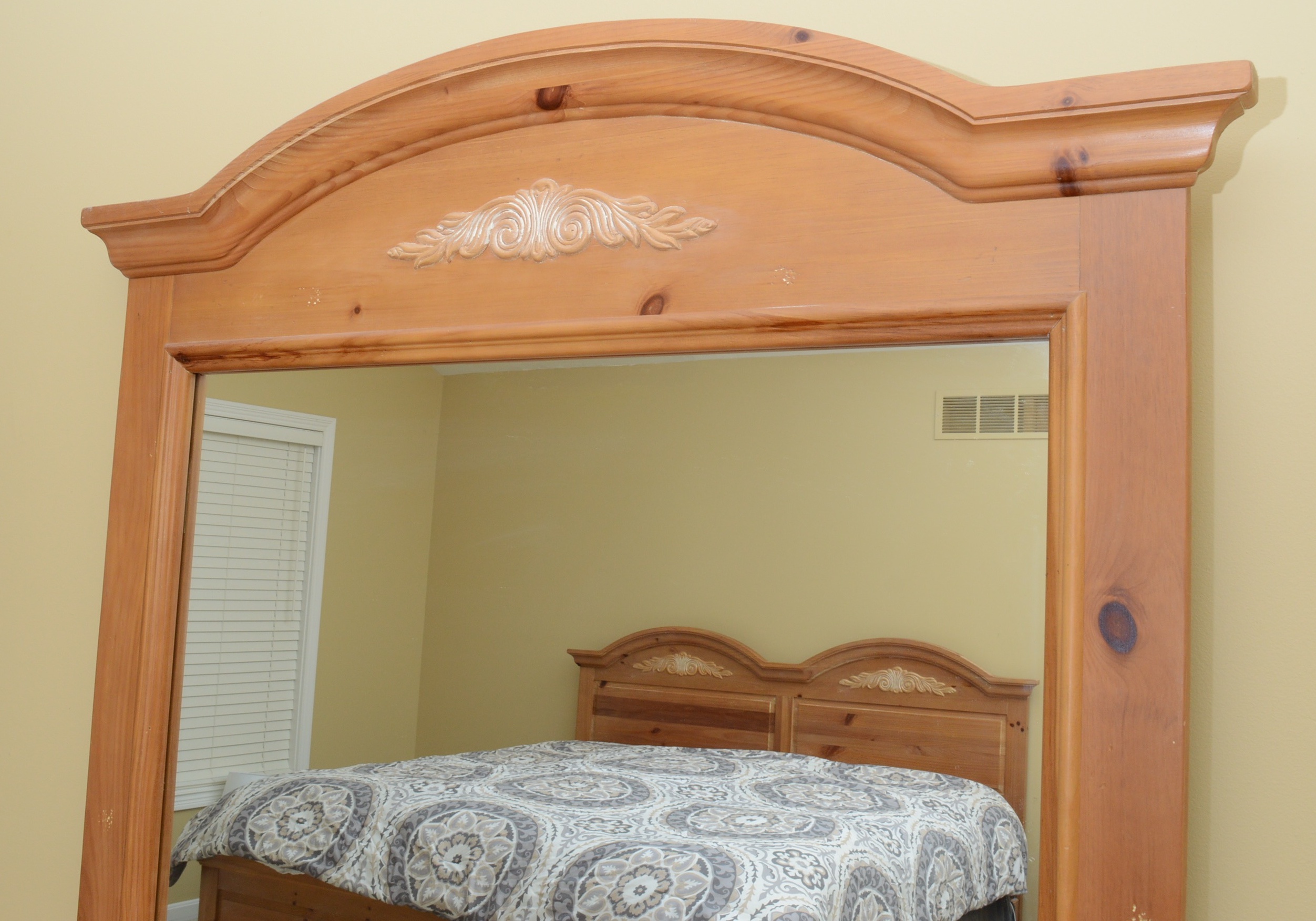 Broyhill "Fontana" Pine Dresser with Mirror