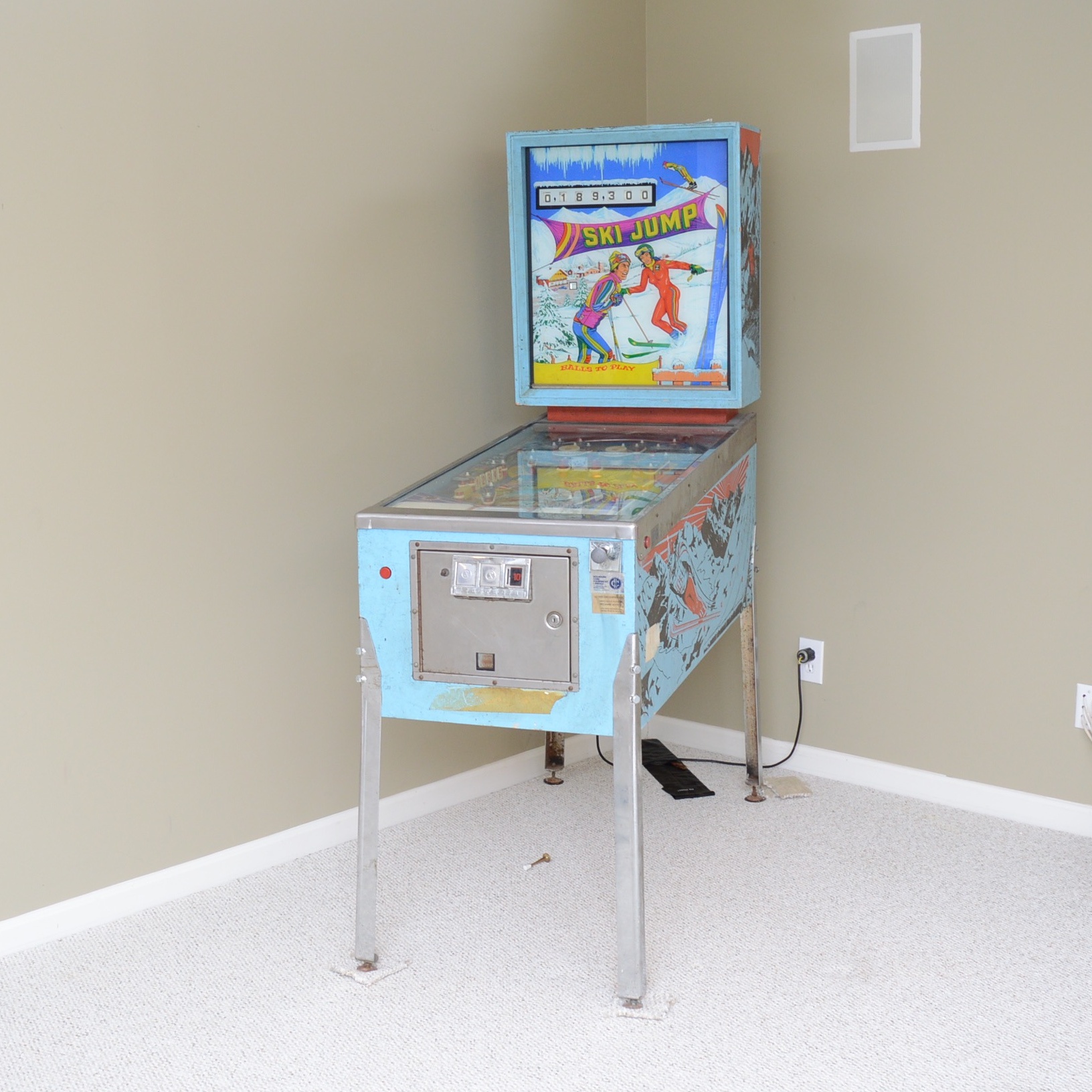 Zaccaria Vintage "Ski Jump" Pinball Machine
