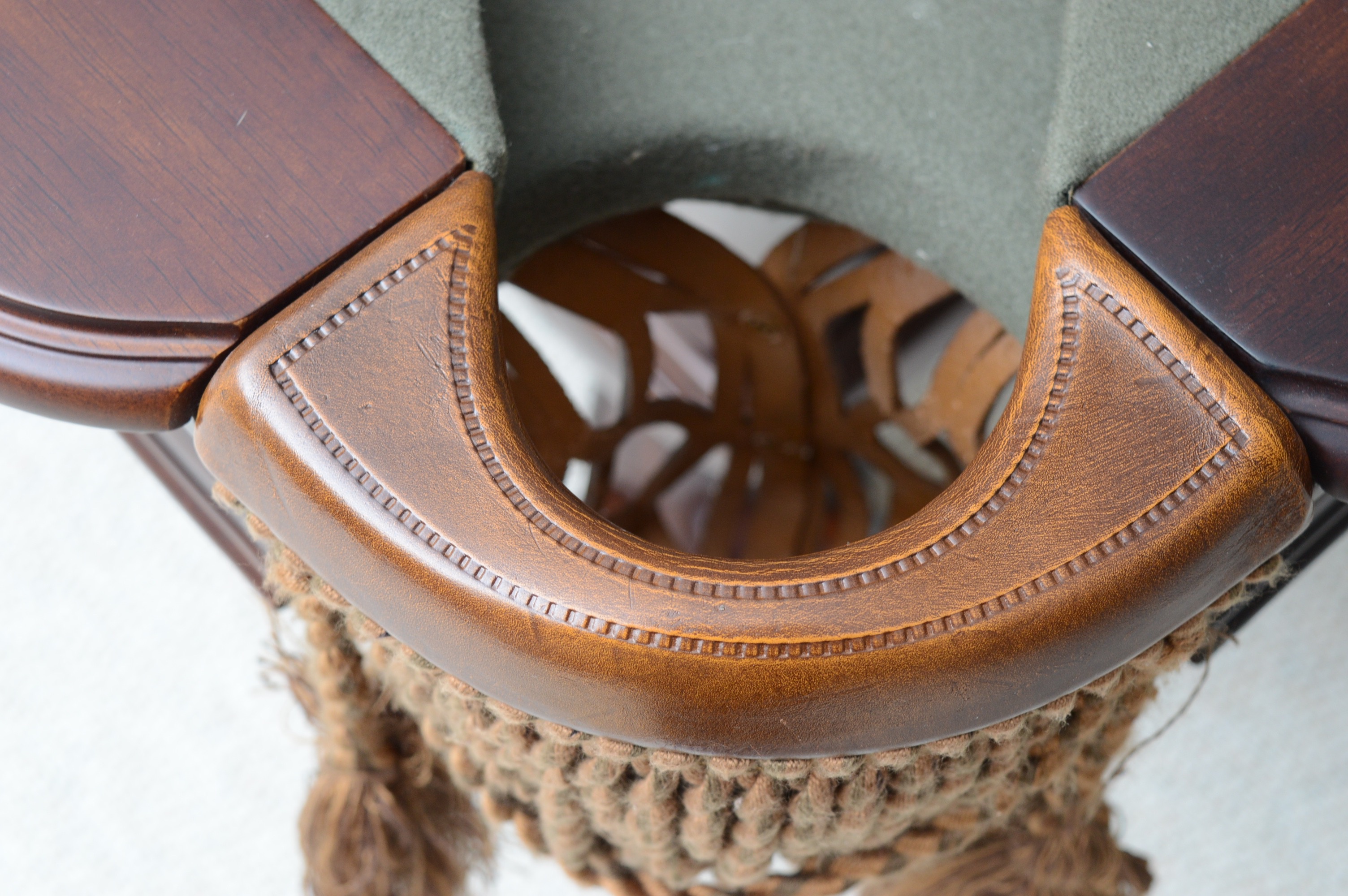 Beringer Slate Top Pool Table  with Accessories