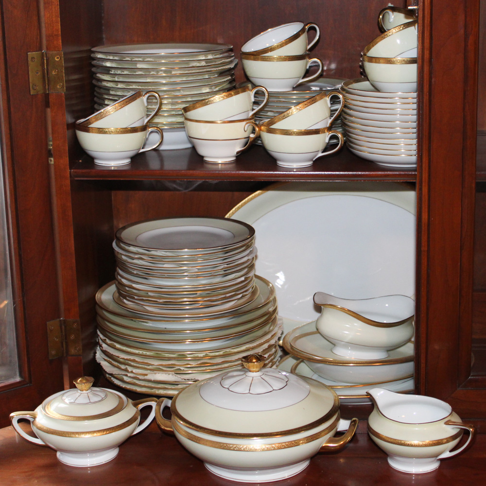 Victoria Czechoslovakia Porcelain Dinnerware for Twelve