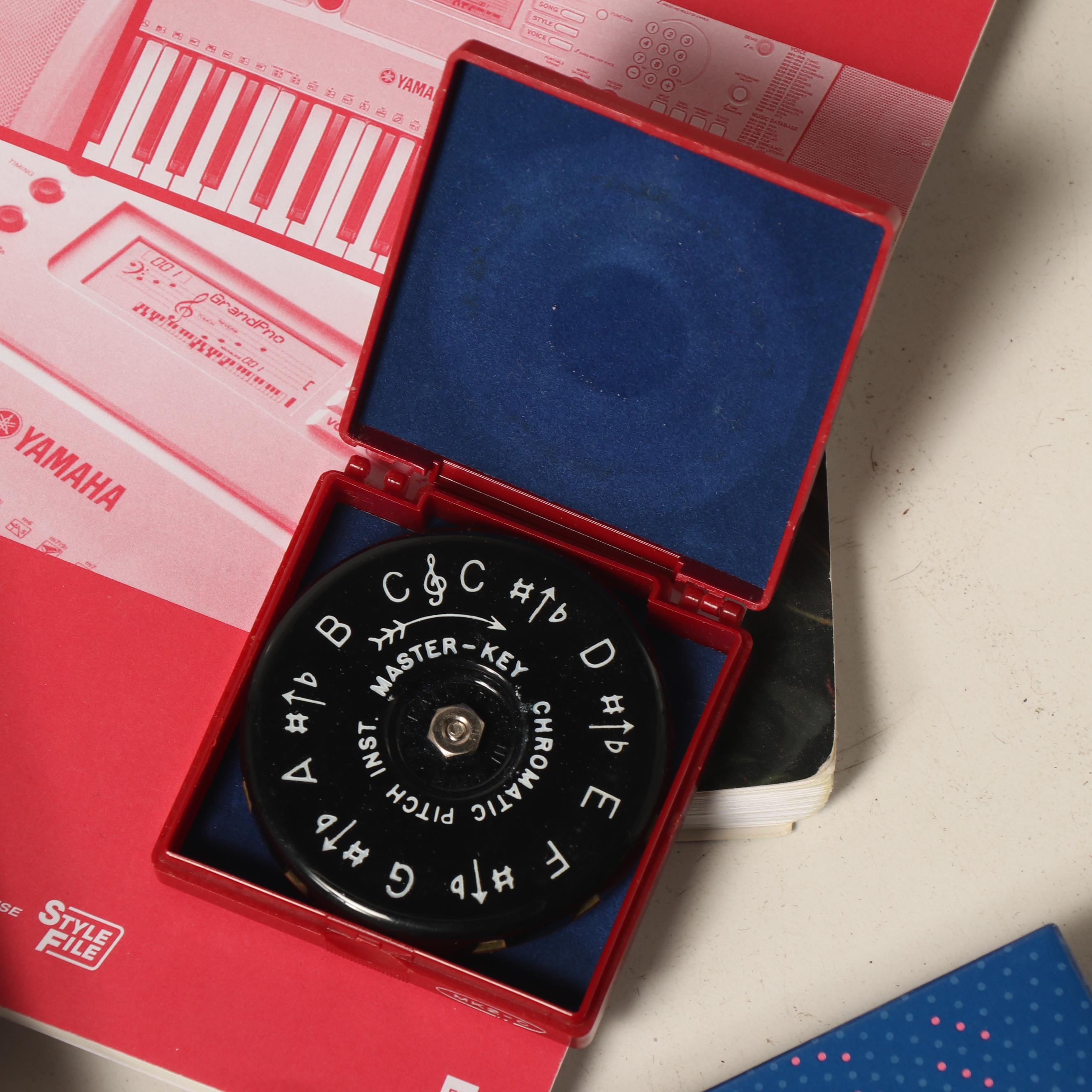 Yamaha Portatone YPT-310 Electric Keyboard and Stand