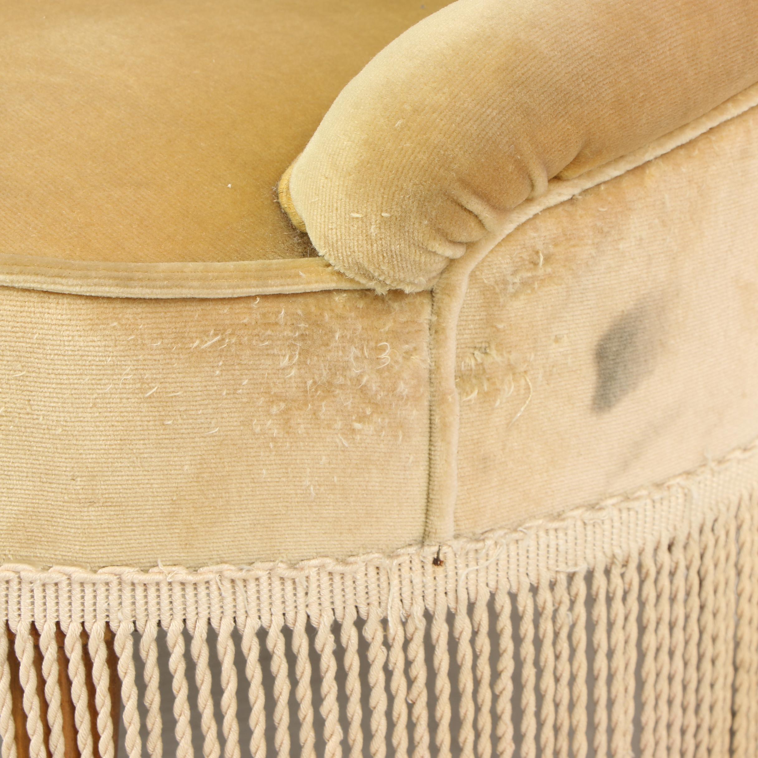 Victorian Style Velvet Upholstered Kidney Shaped Settee, 20th Century
