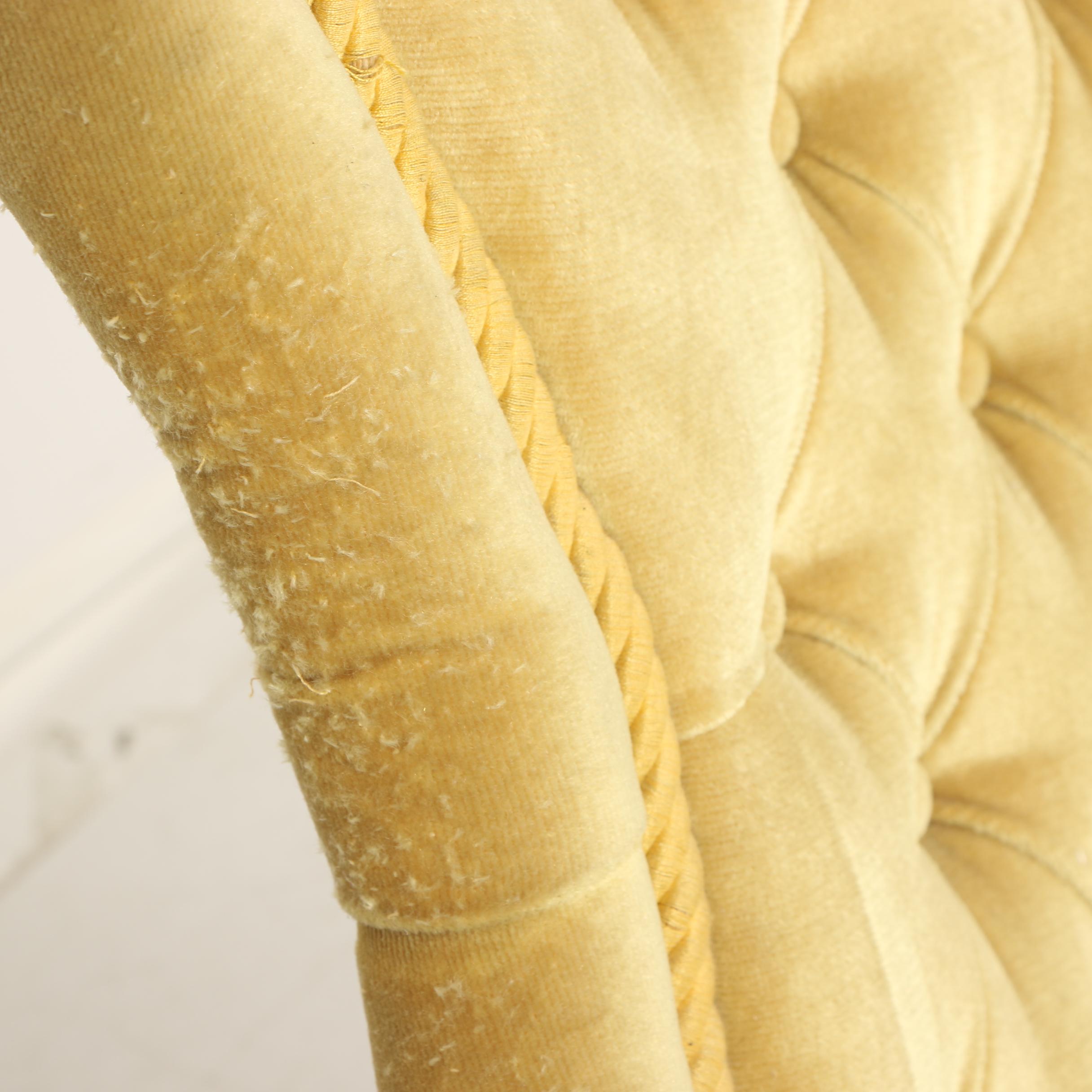 Victorian Style Velvet Upholstered Kidney Shaped Settee, 20th Century