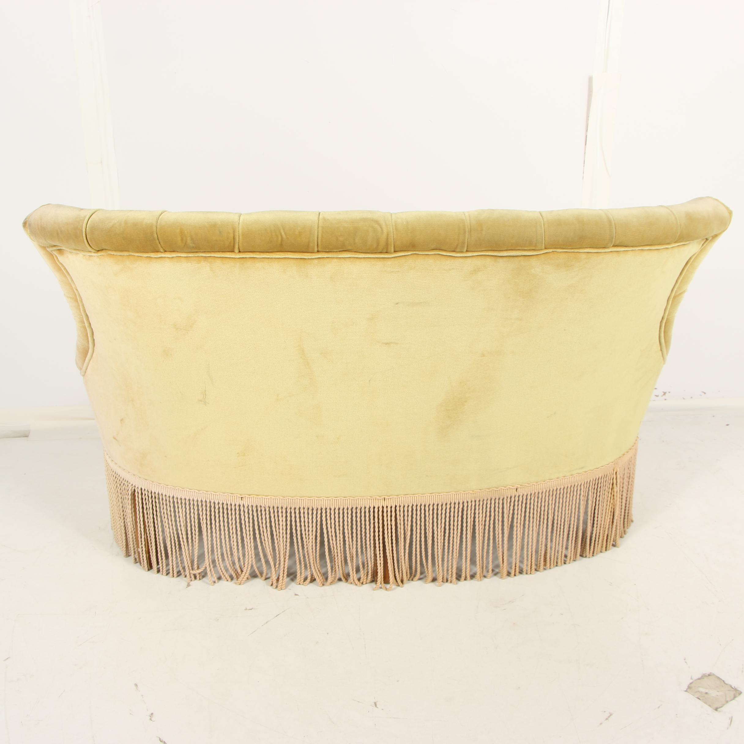 Victorian Style Velvet Upholstered Kidney Shaped Settee, 20th Century