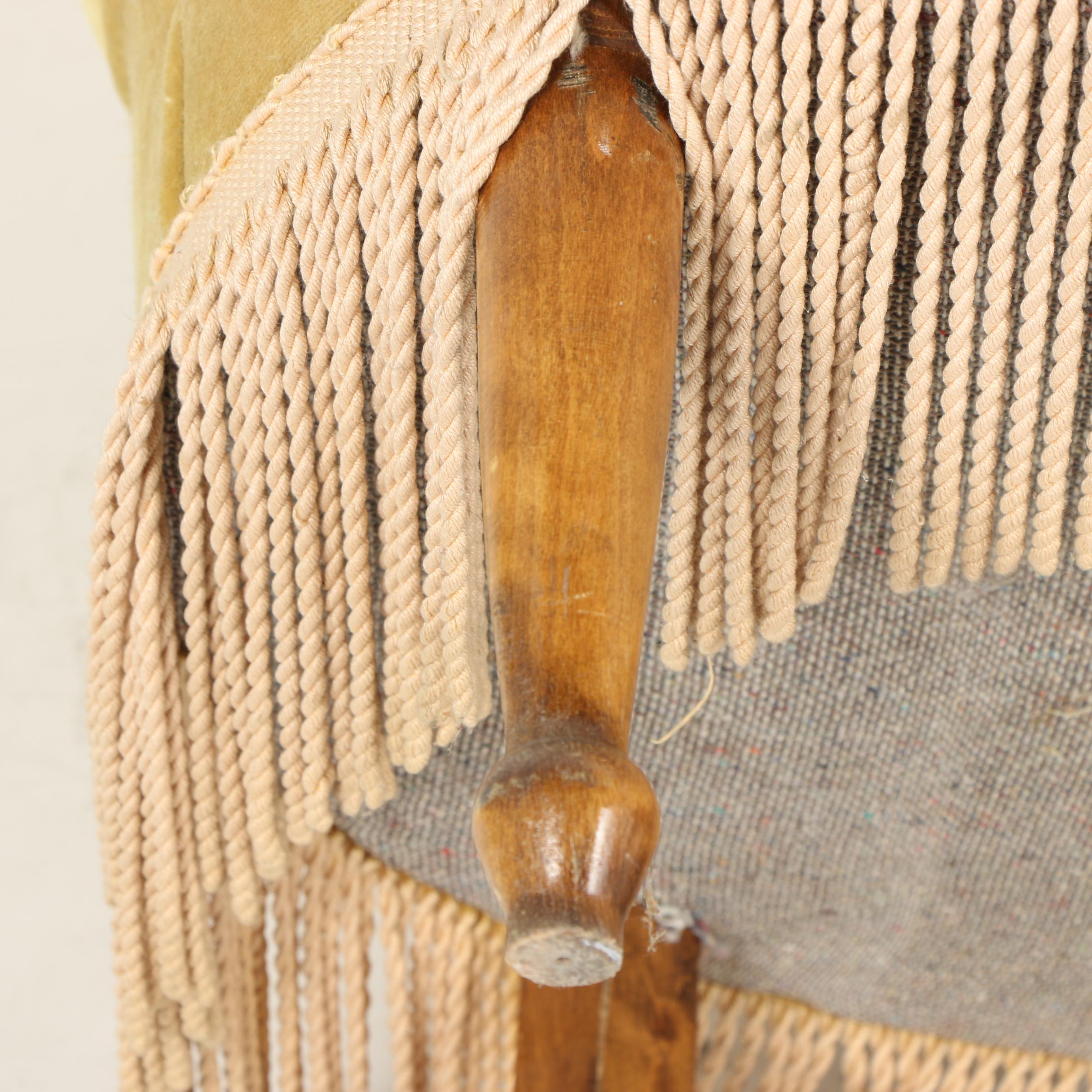 Victorian Style Velvet Upholstered Kidney Shaped Settee, 20th Century