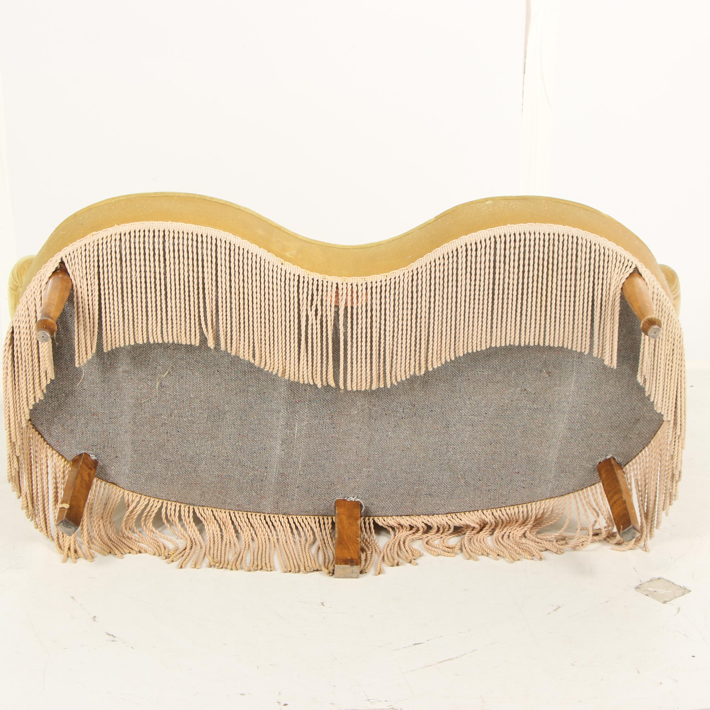 Victorian Style Velvet Upholstered Kidney Shaped Settee, 20th Century