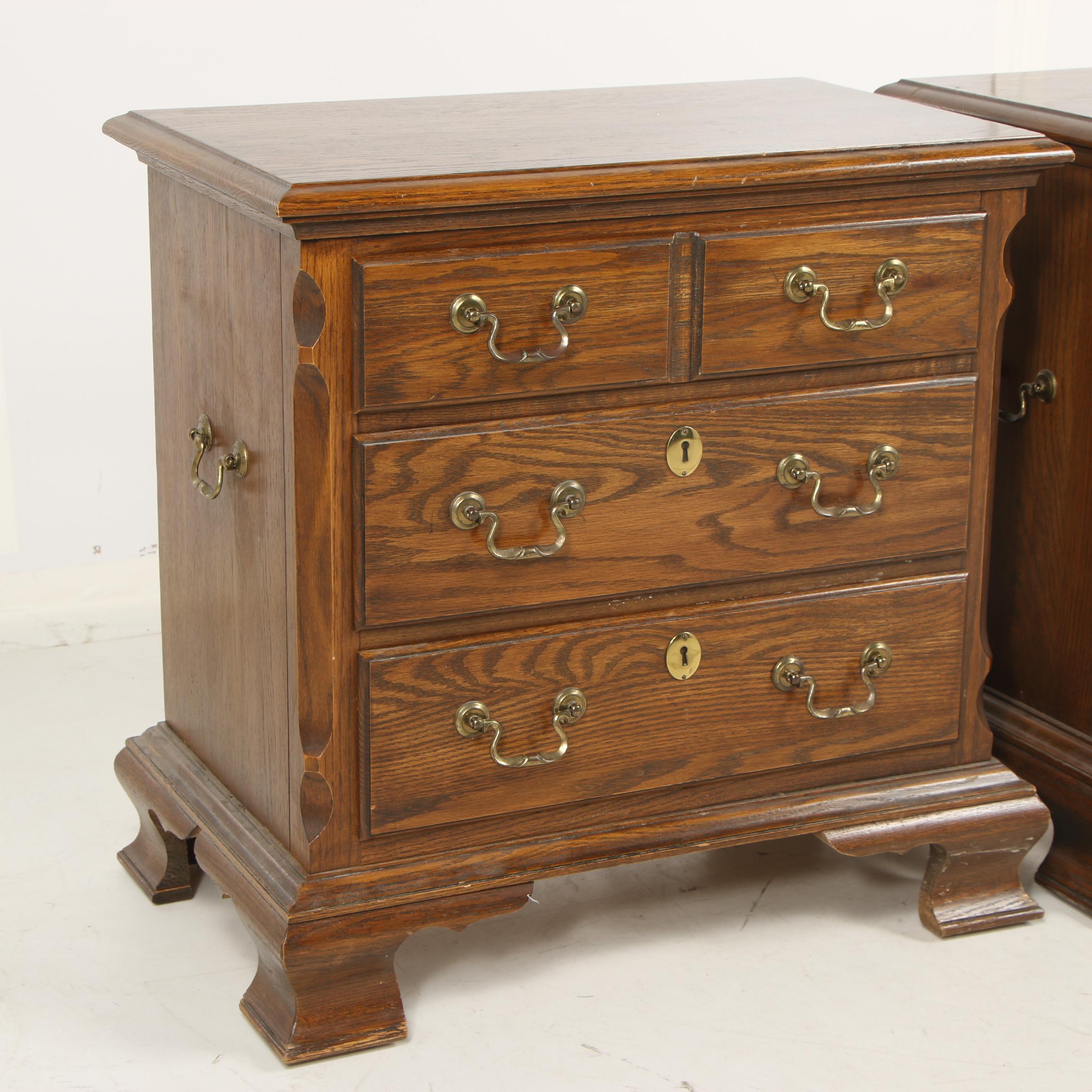 Colonial Style Oak Nightstands by Pennsylvania House, Late 20th Century
