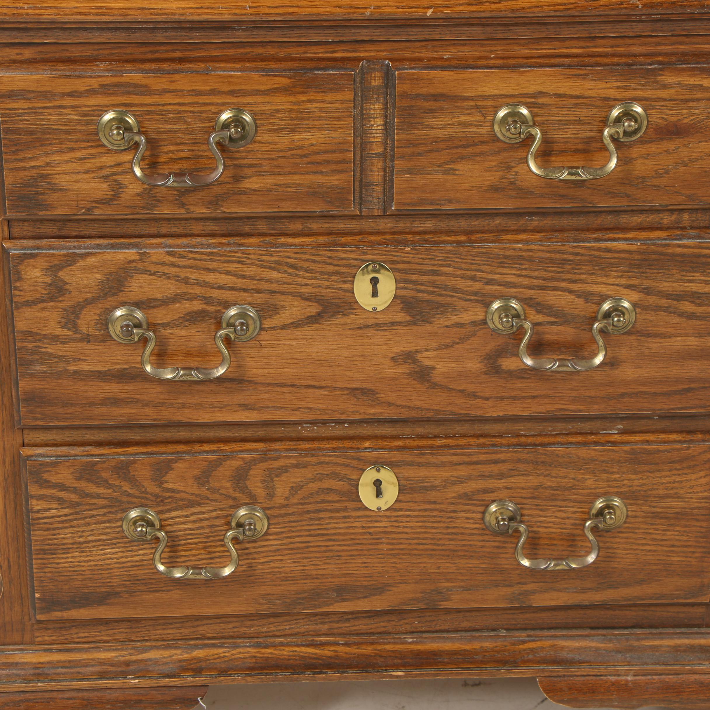 Colonial Style Oak Nightstands by Pennsylvania House, Late 20th Century