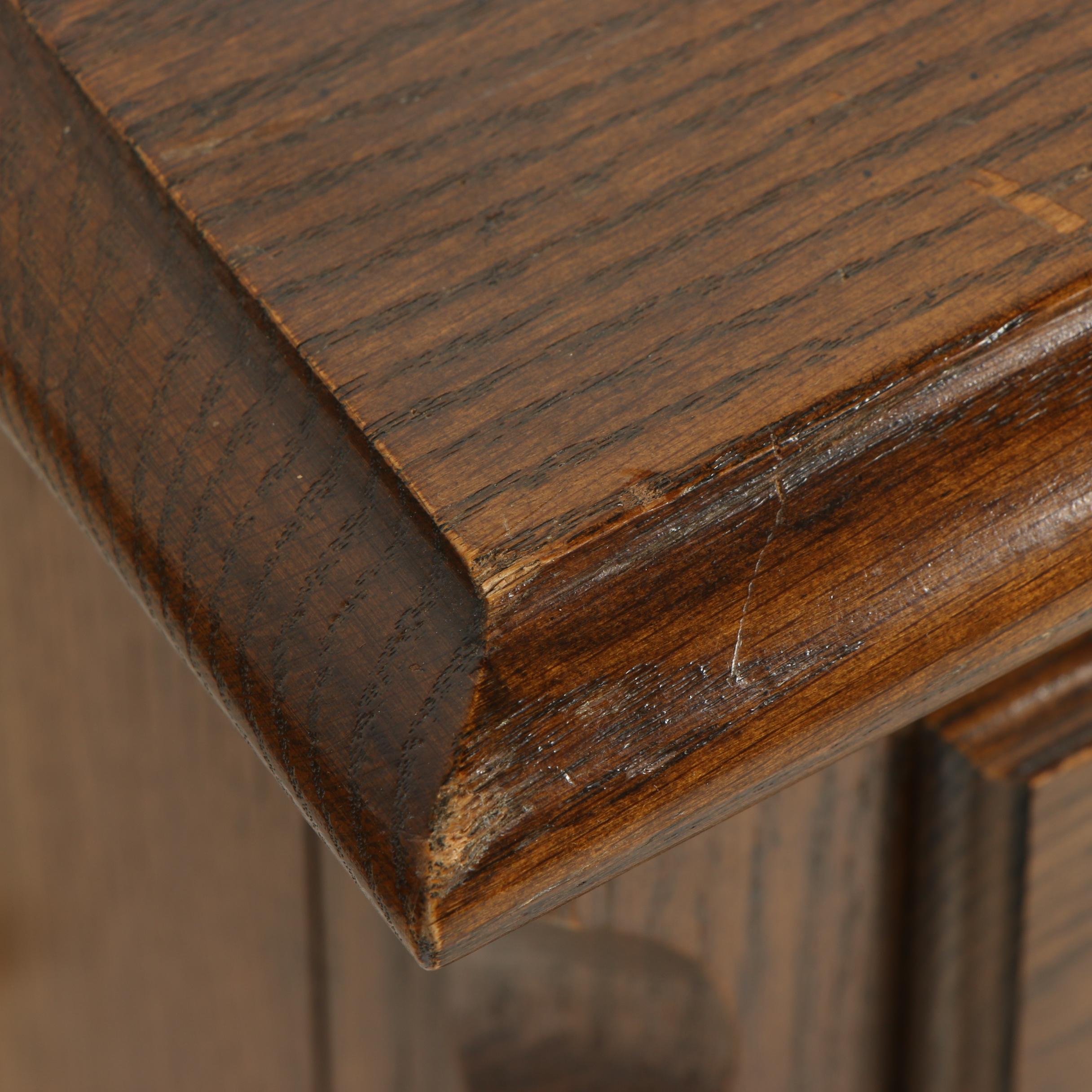 Colonial Style Oak Nightstands by Pennsylvania House, Late 20th Century