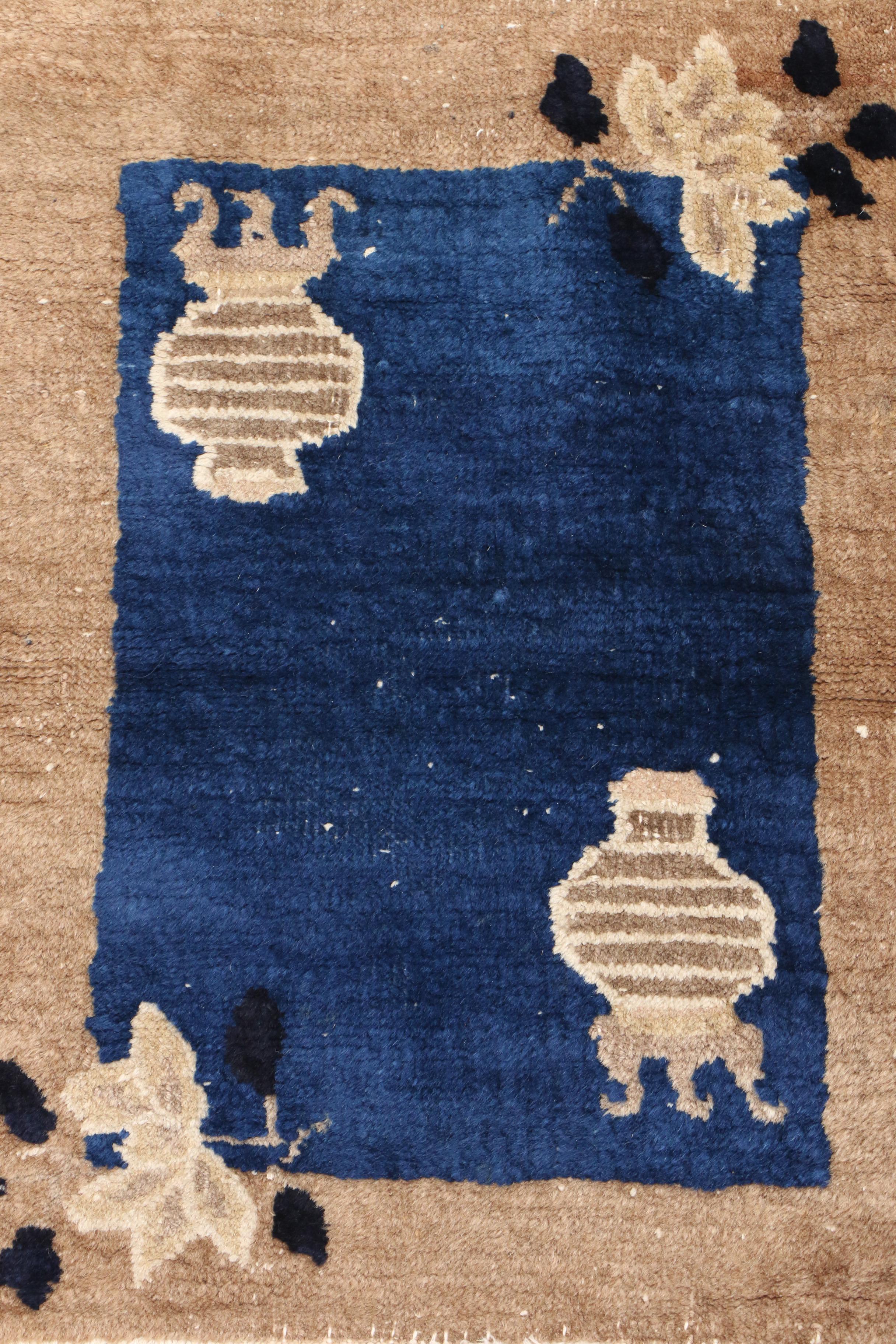 Hand-Knotted Chinese Wool Vase Rug