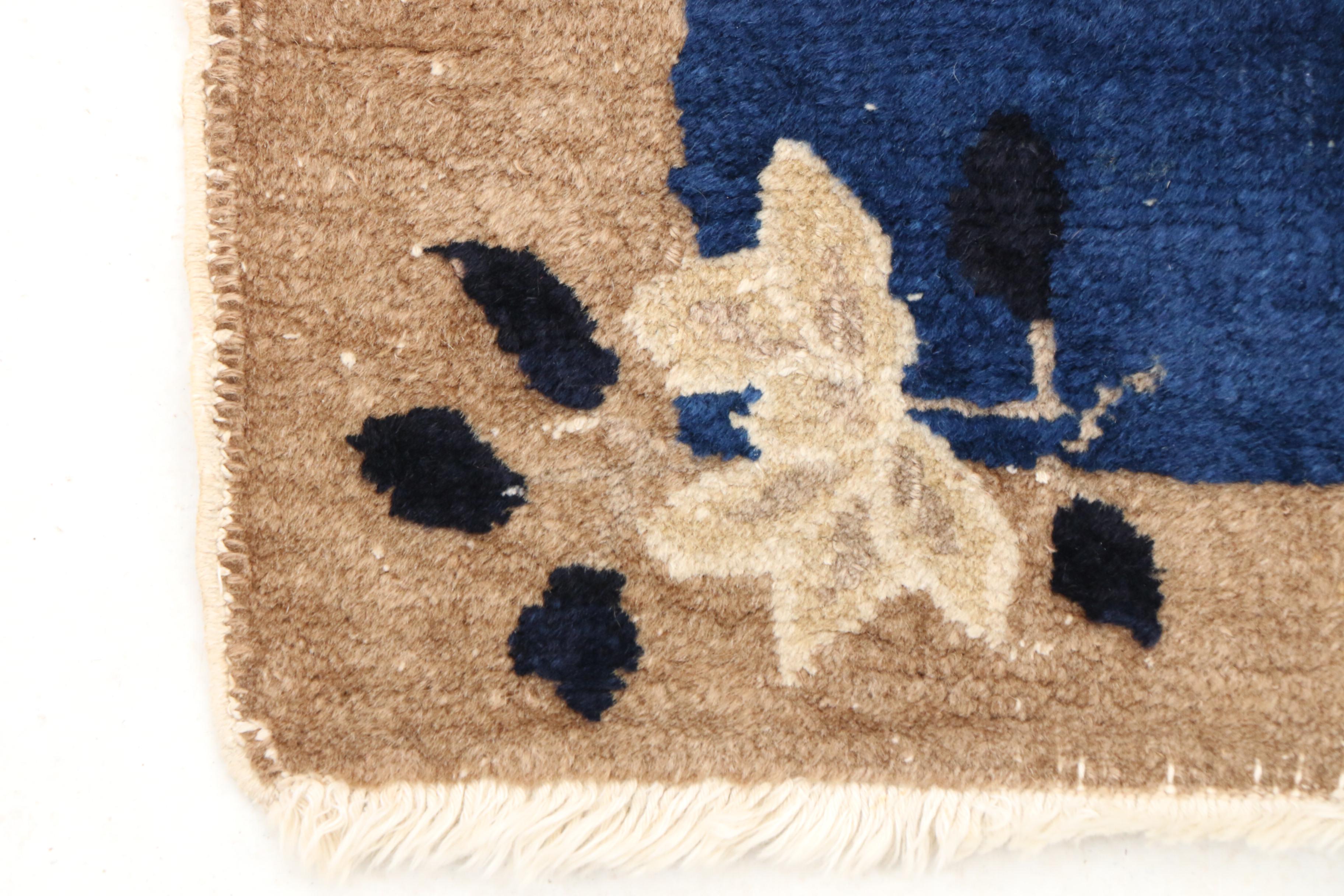 Hand-Knotted Chinese Wool Vase Rug