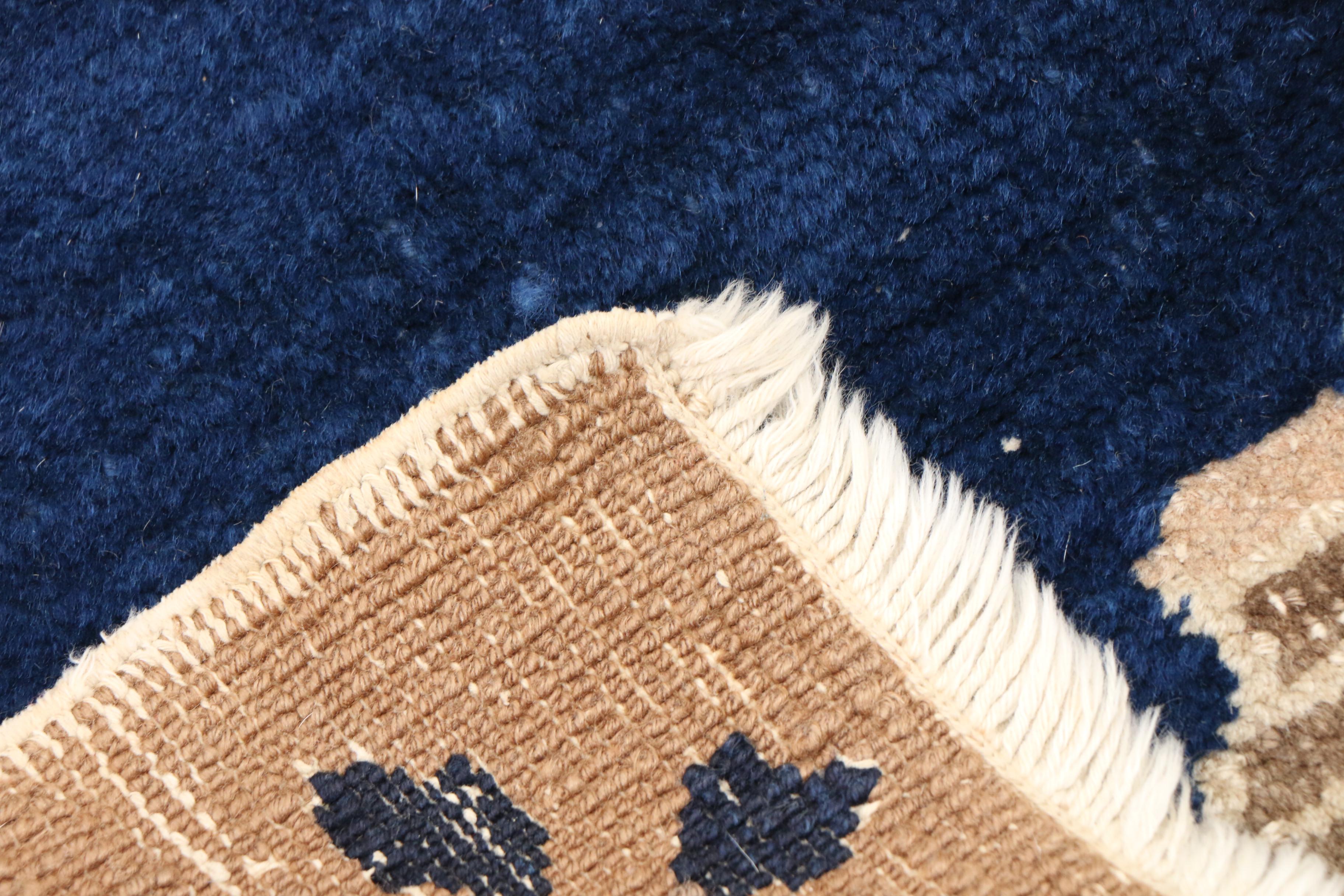 Hand-Knotted Chinese Wool Vase Rug