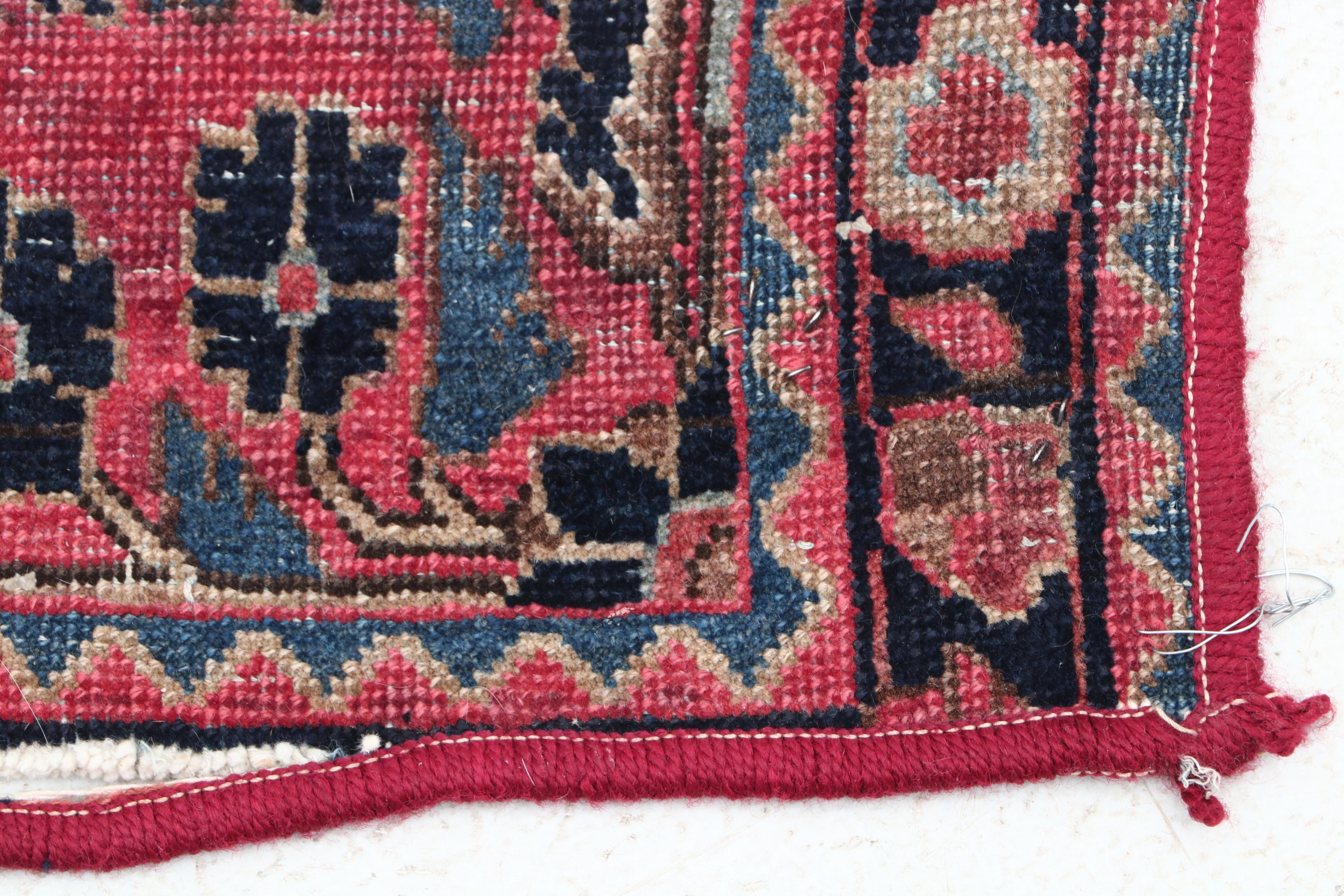Hand-Knotted Persian Sarouk Wool Rug