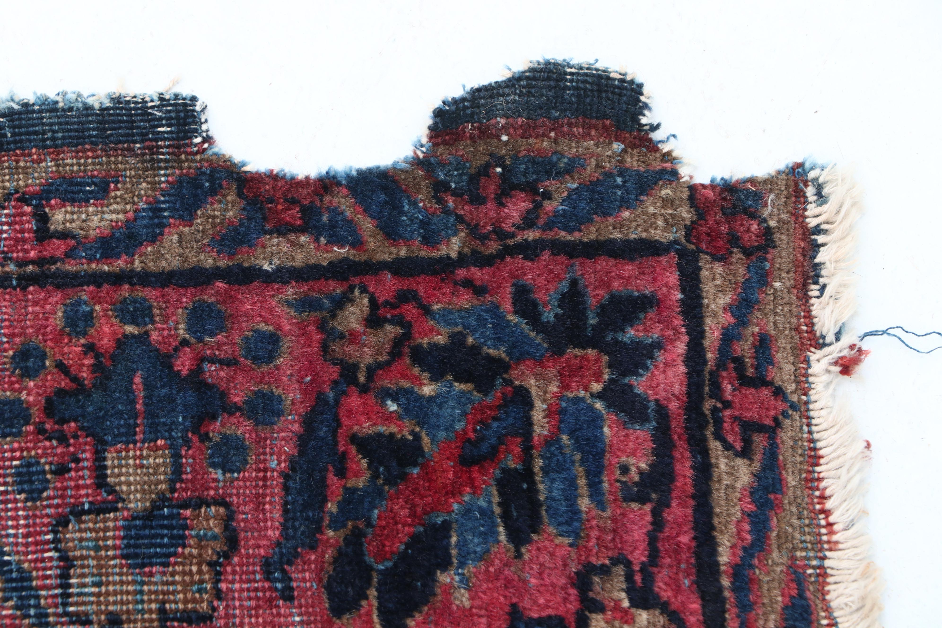 Hand-Knotted Persian Sarouk Wool Rug