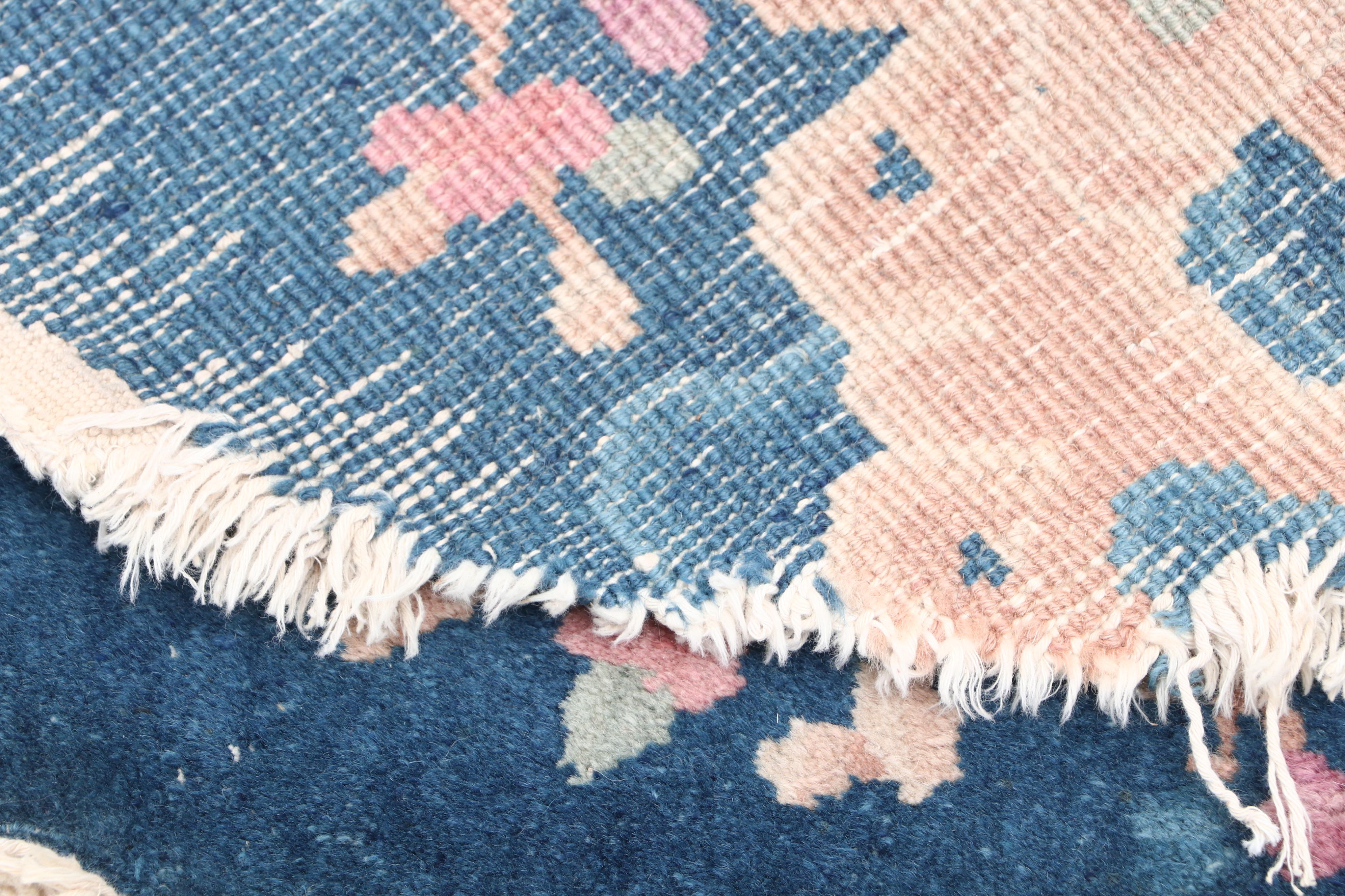 Hand-Knotted Chinese Floral Round Rug