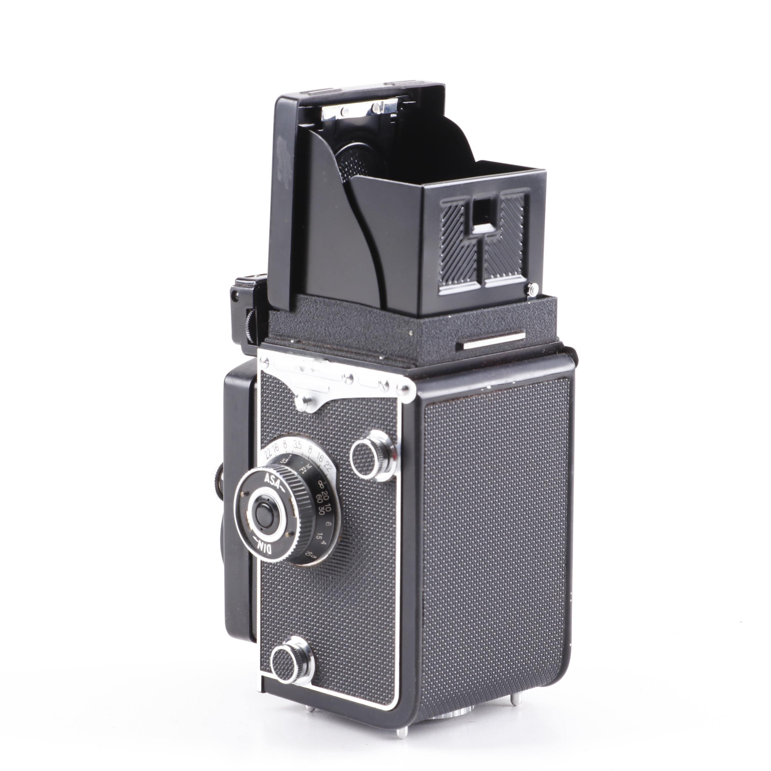 Yashica-Mat EM Twin Lens Reflex Crank Advance Camera in Case, 1960s