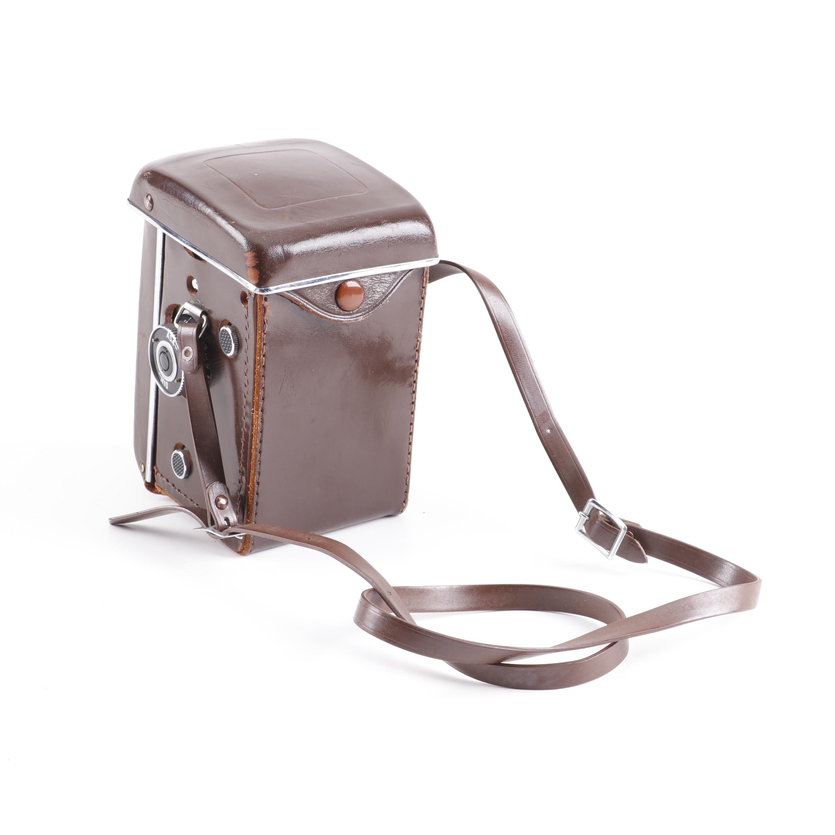 Yashica-Mat EM Twin Lens Reflex Crank Advance Camera in Case, 1960s