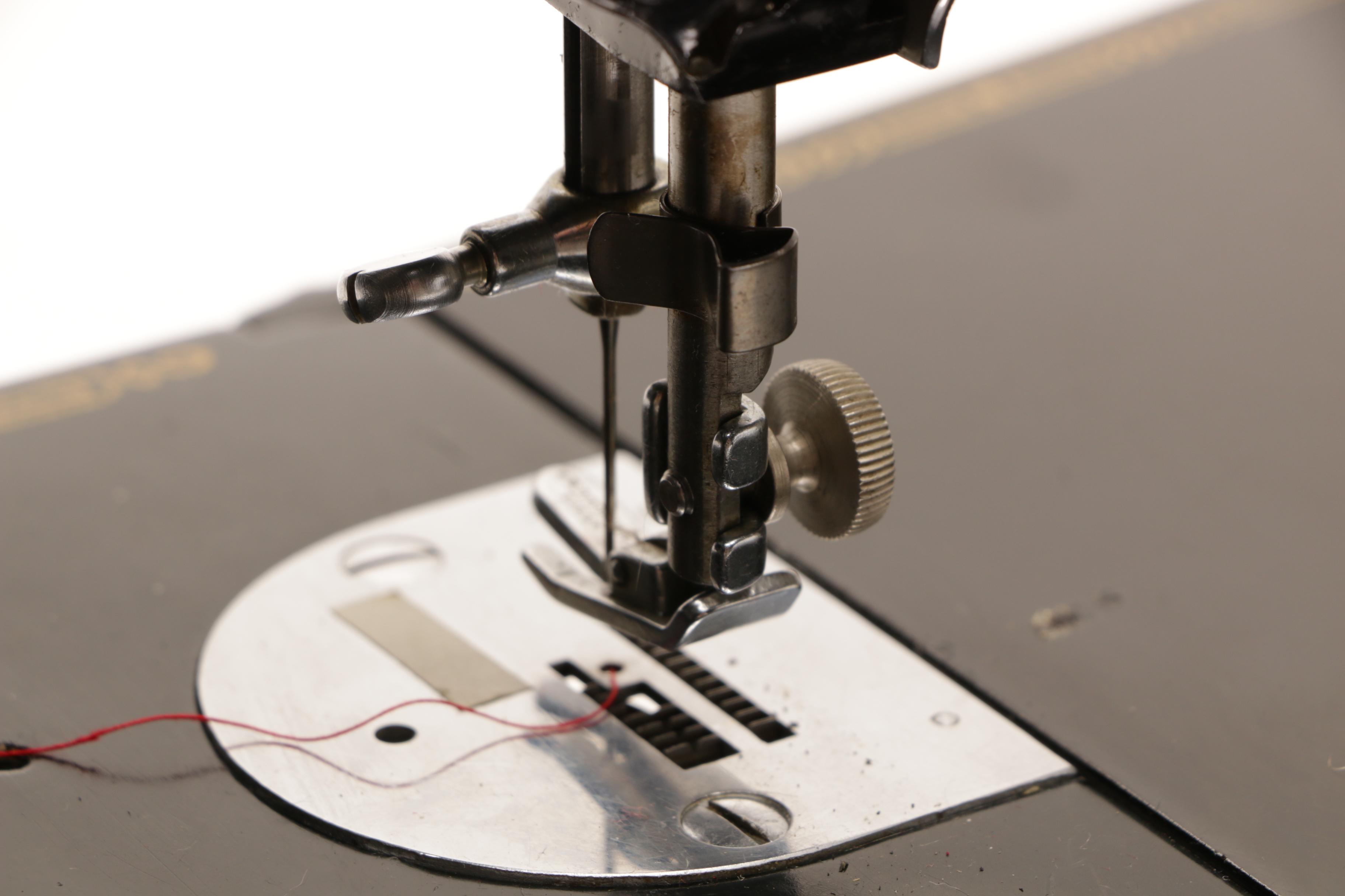 1947 Featherweight Singer Sewing Machine Model 221 with Case and Accessories