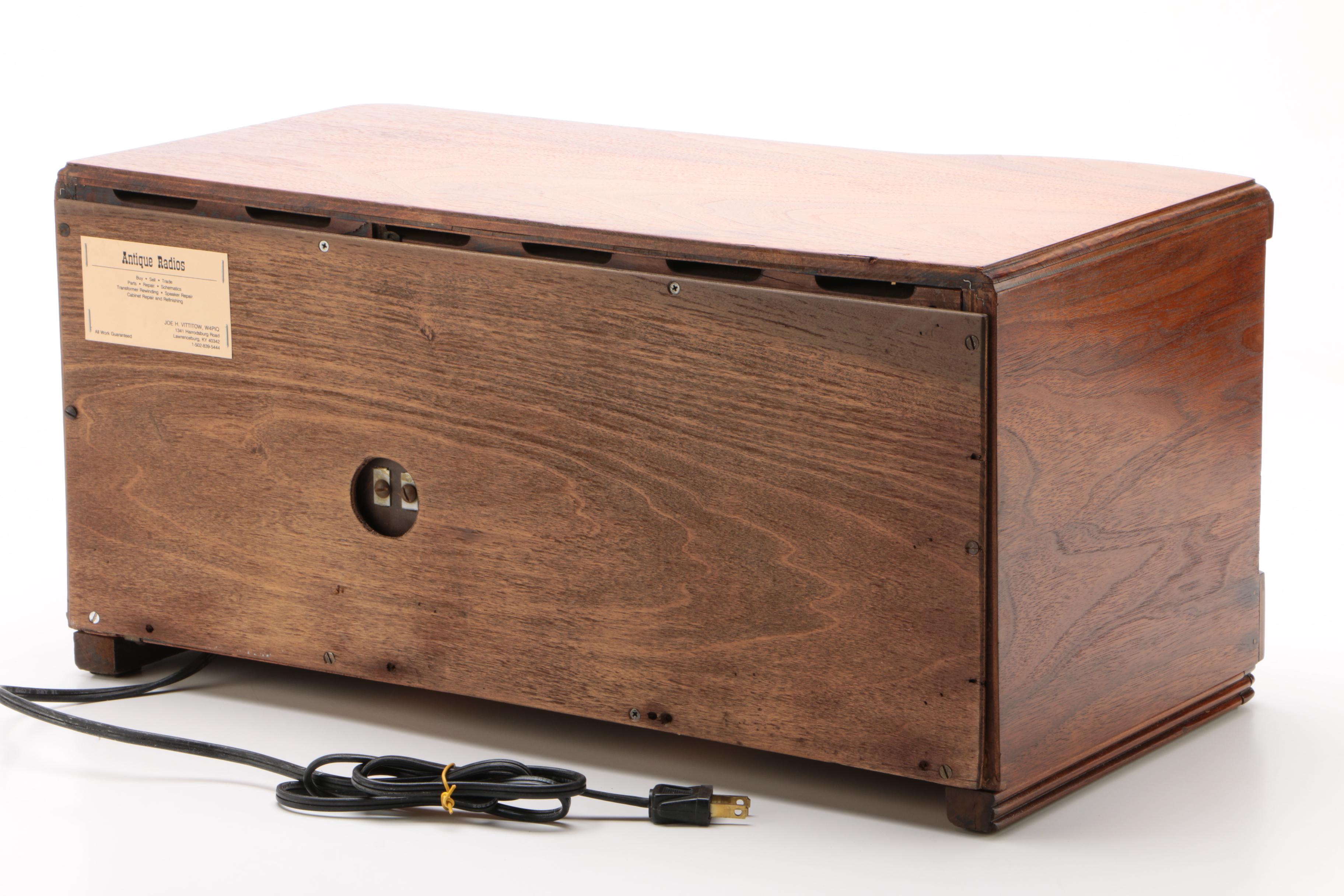 Art Moderne Zenith 7S530 Mahogany Broadcast and Shortwave Receiver Radio, 1940