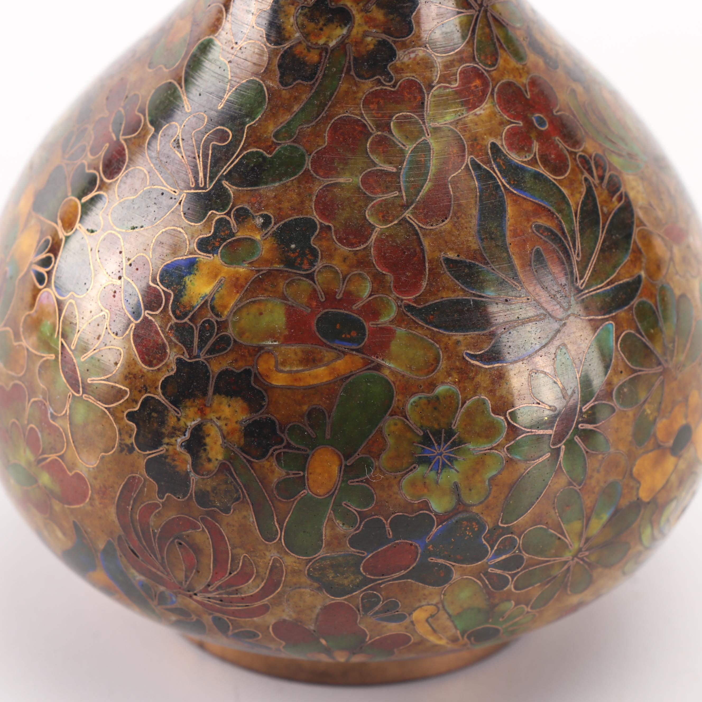 Chinese Cloisonné Vase and Baoding Balls