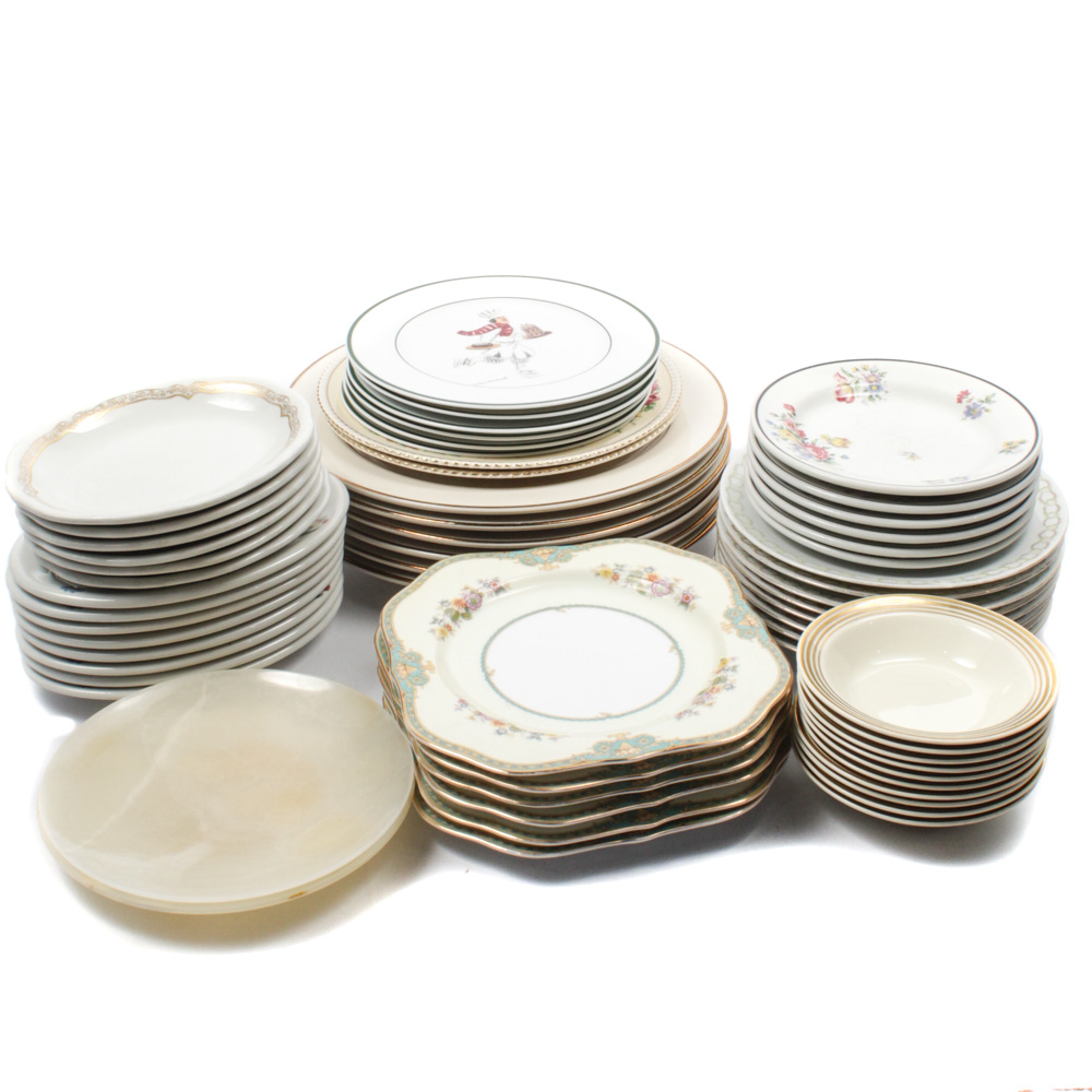 Assorted Ceramic Dinnerware Featuring Williams-Sonoma and Homer Laughlin