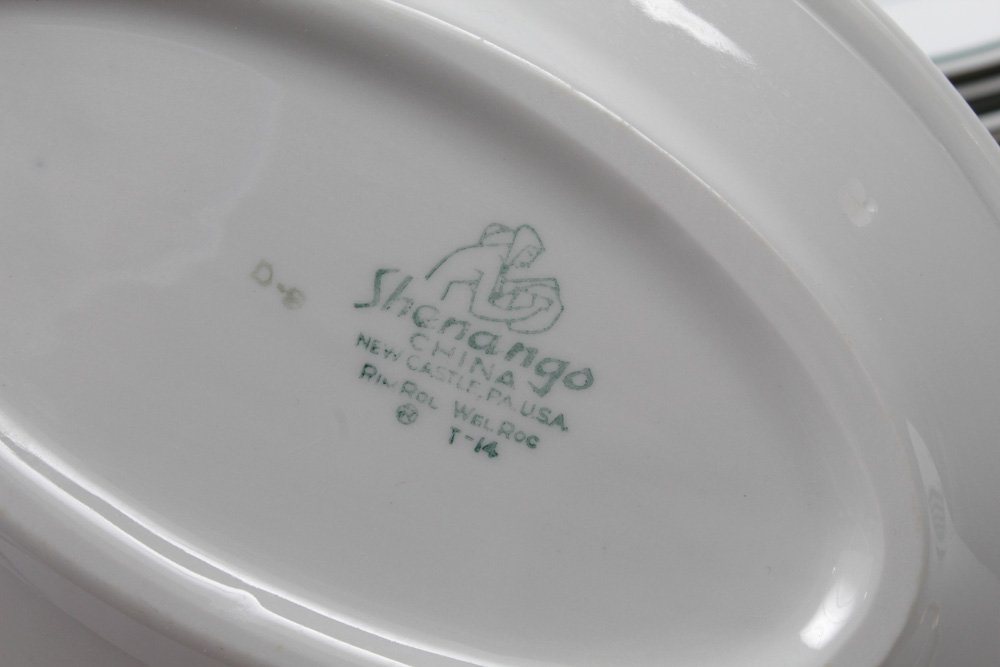 Assorted Ceramic Dinnerware Featuring Williams-Sonoma and Homer Laughlin