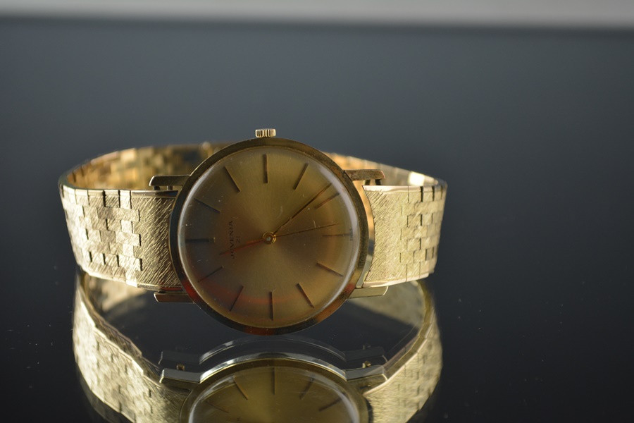 Vintage Juvenia Slimatic 10K Gold Bracelet Automatic Watch