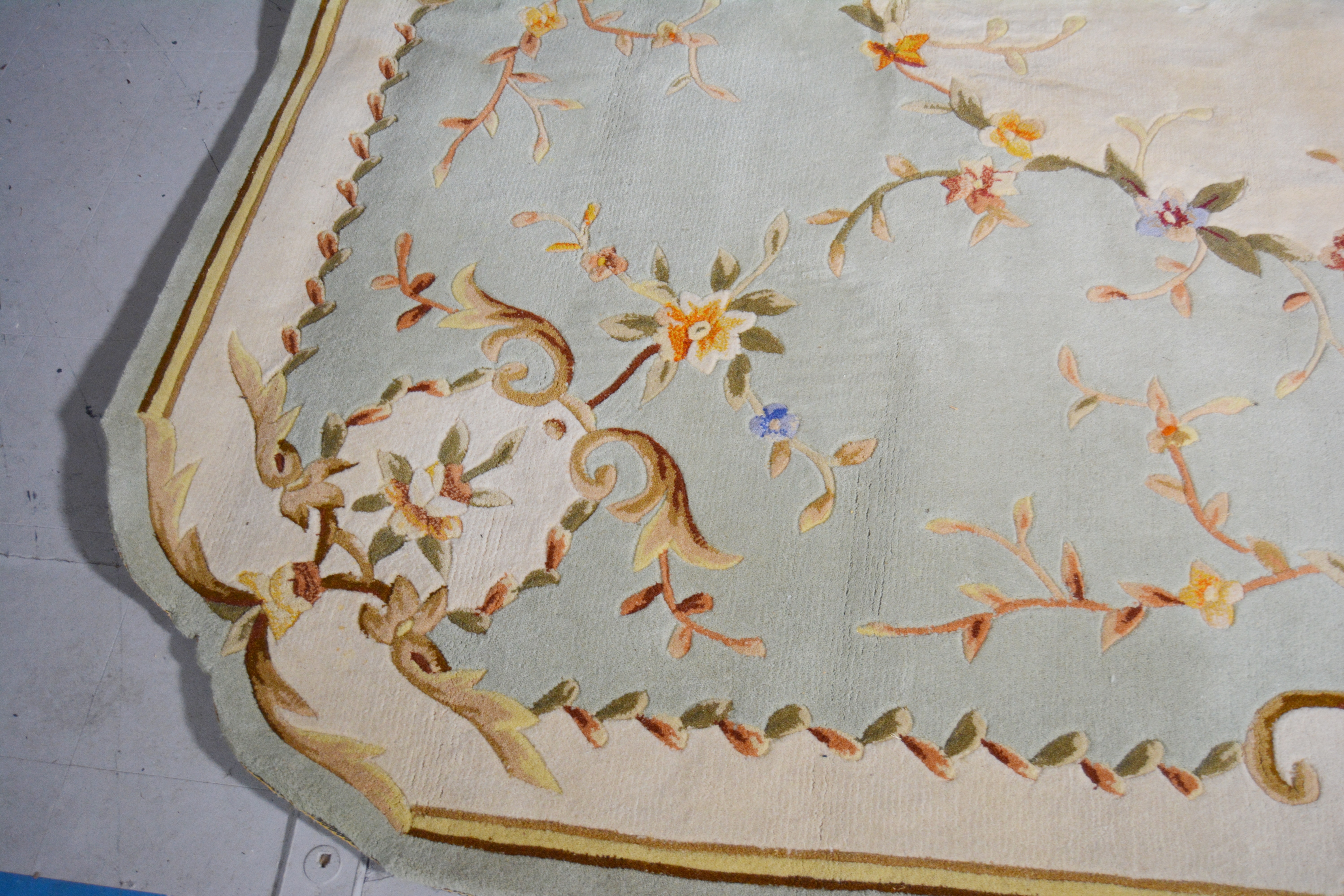 Tufted Nourison Juliette Aubusson Collection Carved Wool Area Rug