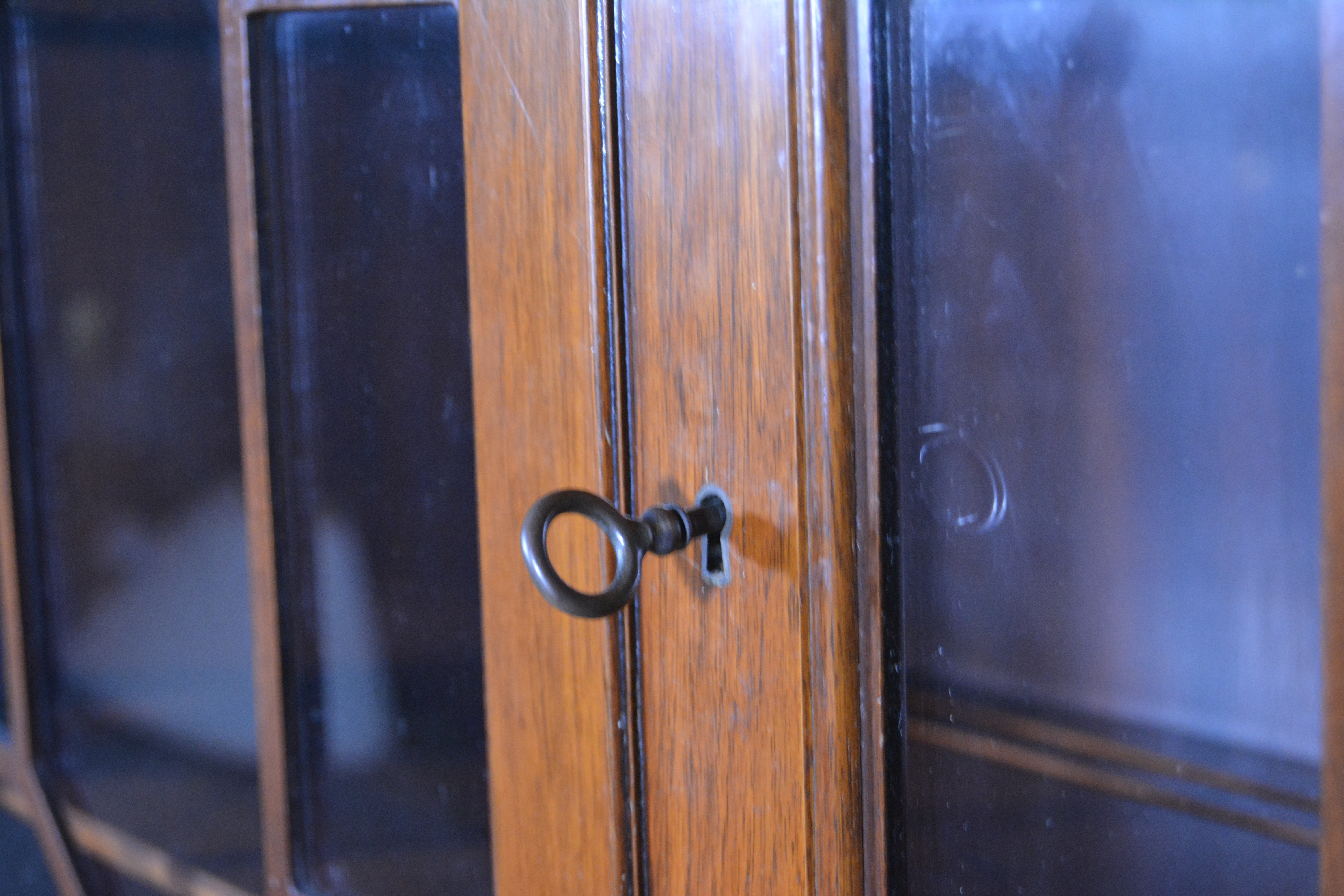 Chippendale Style China/Display Cabinet by Grand Rapids Chair Co. Dexter