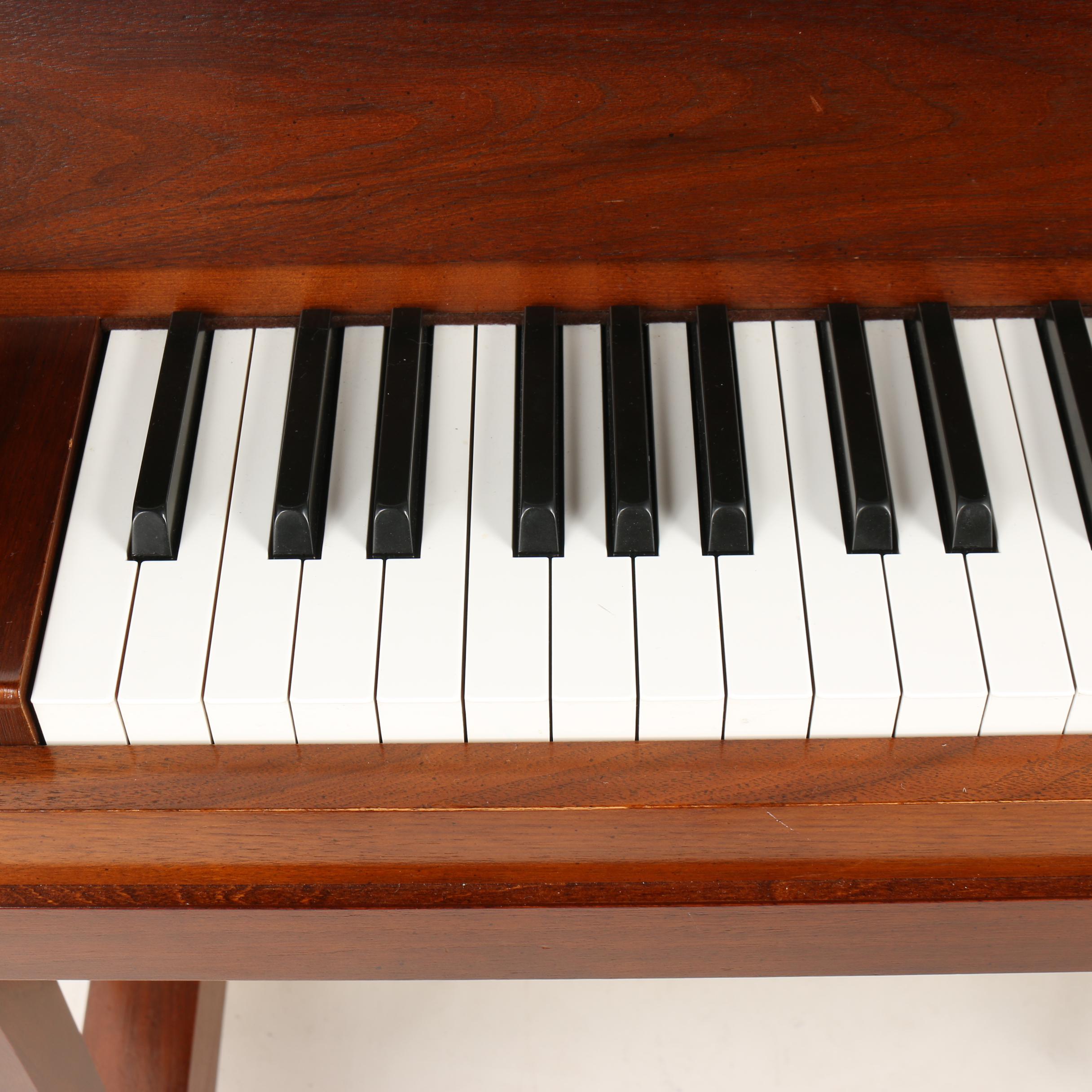 Yamaha P22 WAL Upright Piano and Bench, 1995