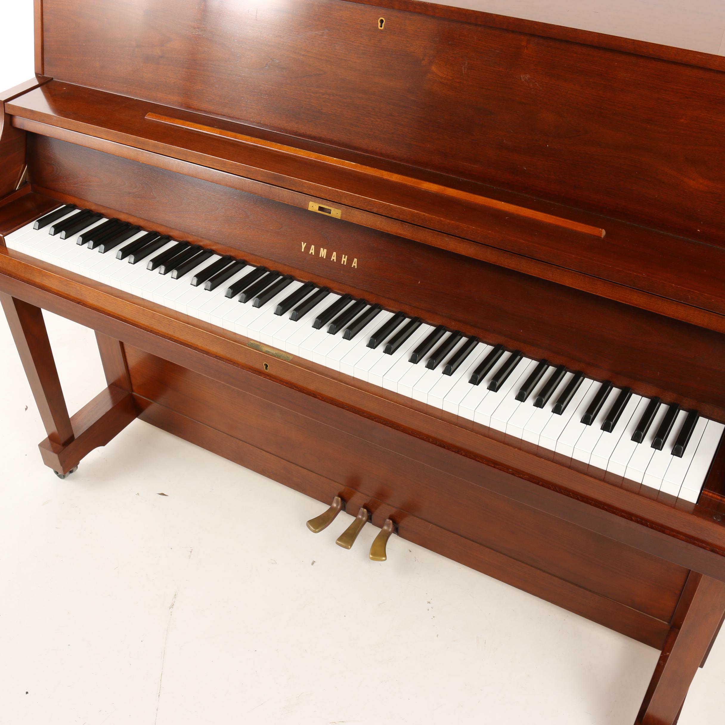 Yamaha P22 WAL Upright Piano and Bench, 1995