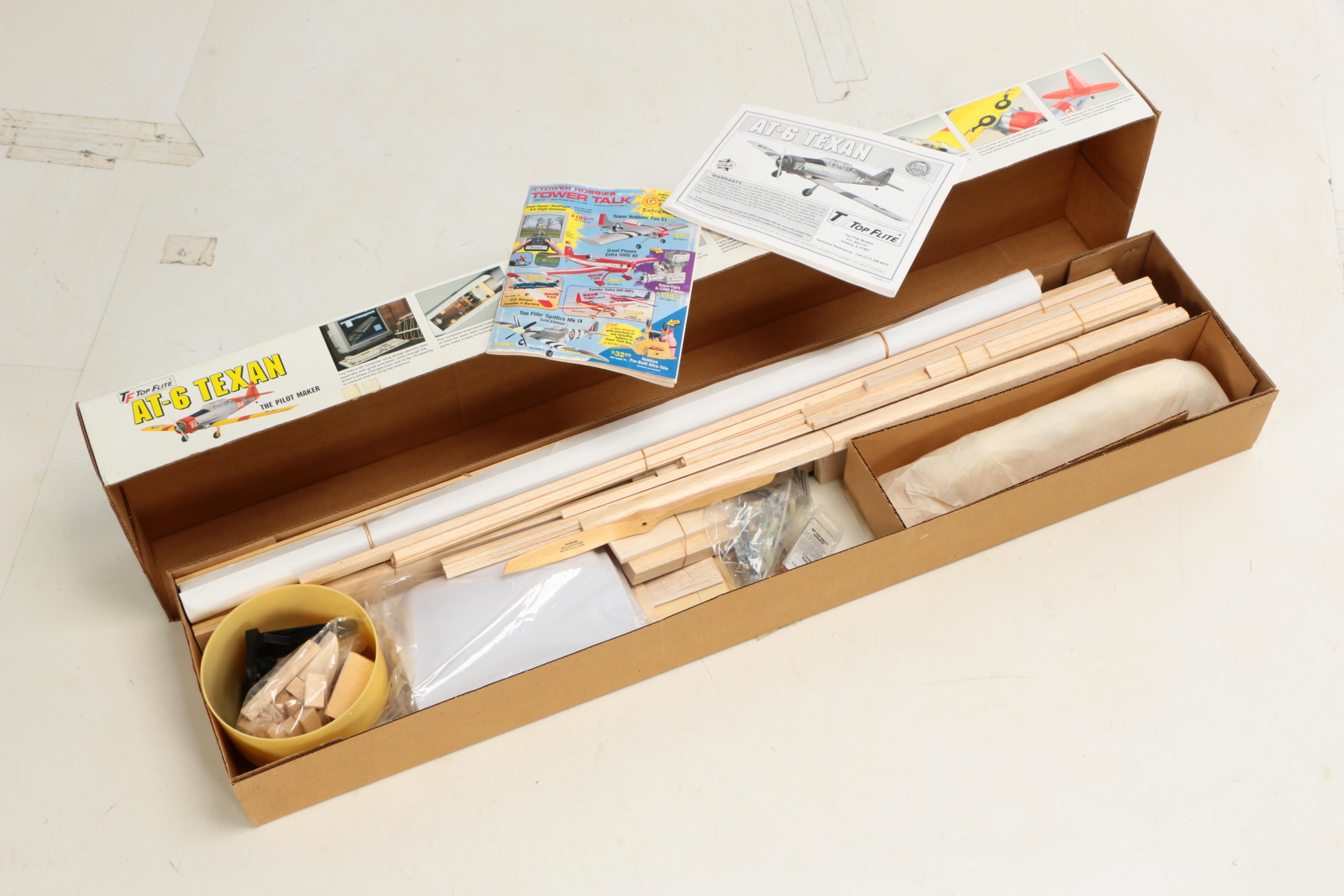 Top Flite AT-6 Texan "The Pilot Maker" Model Kit