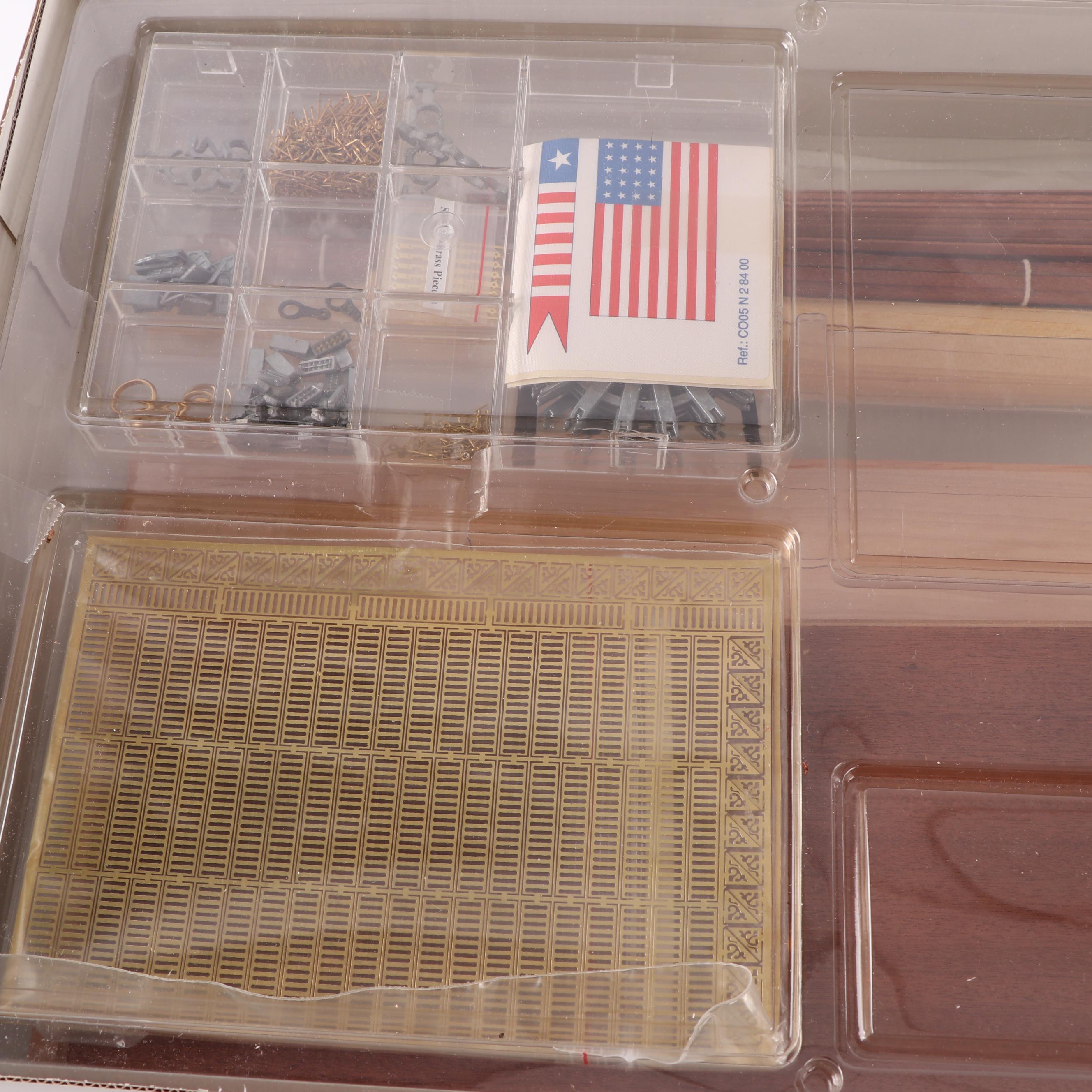 "King of the Mississippi" Paddlewheel Steamboat Model