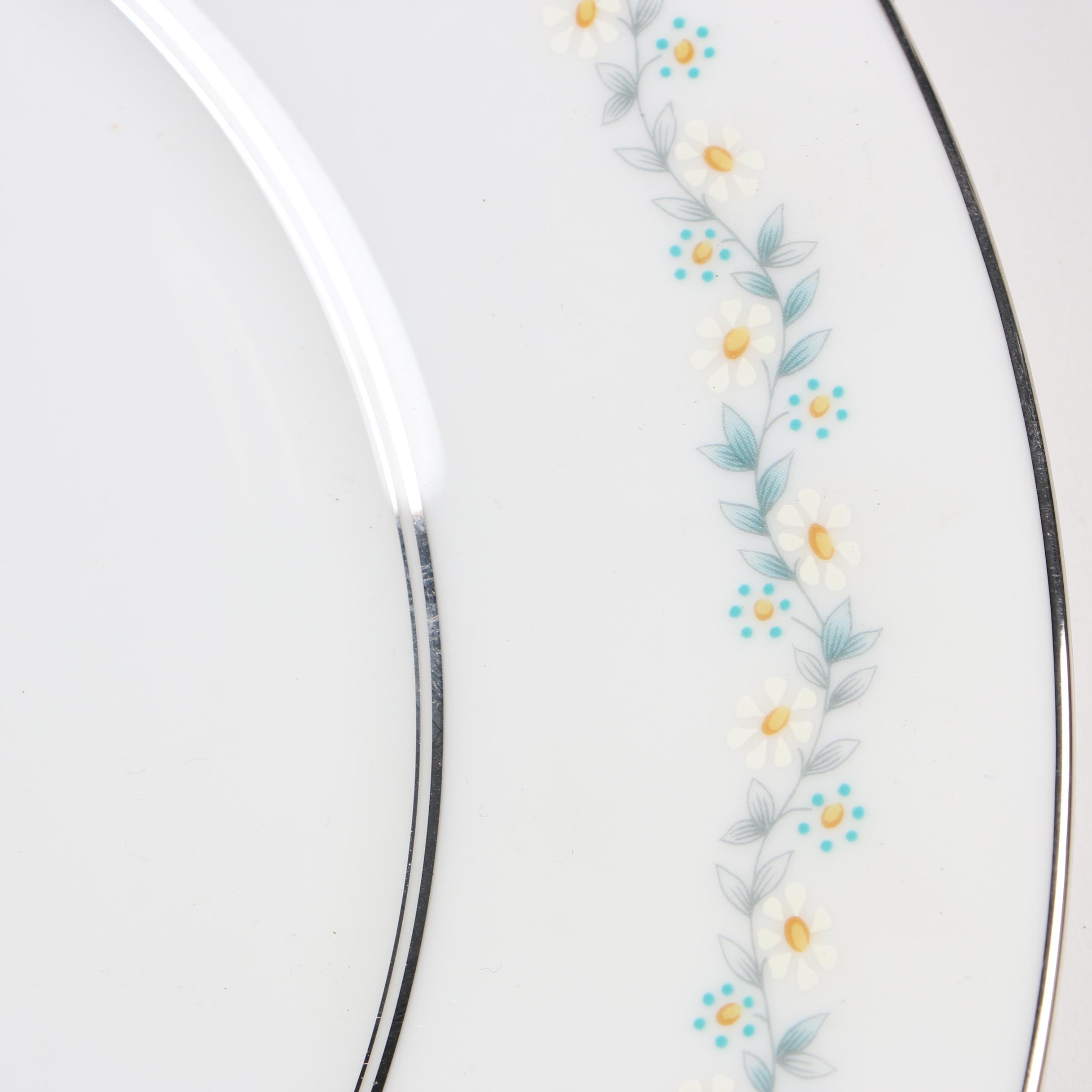 Oxford "Holyoke" Bone China Dinnerware