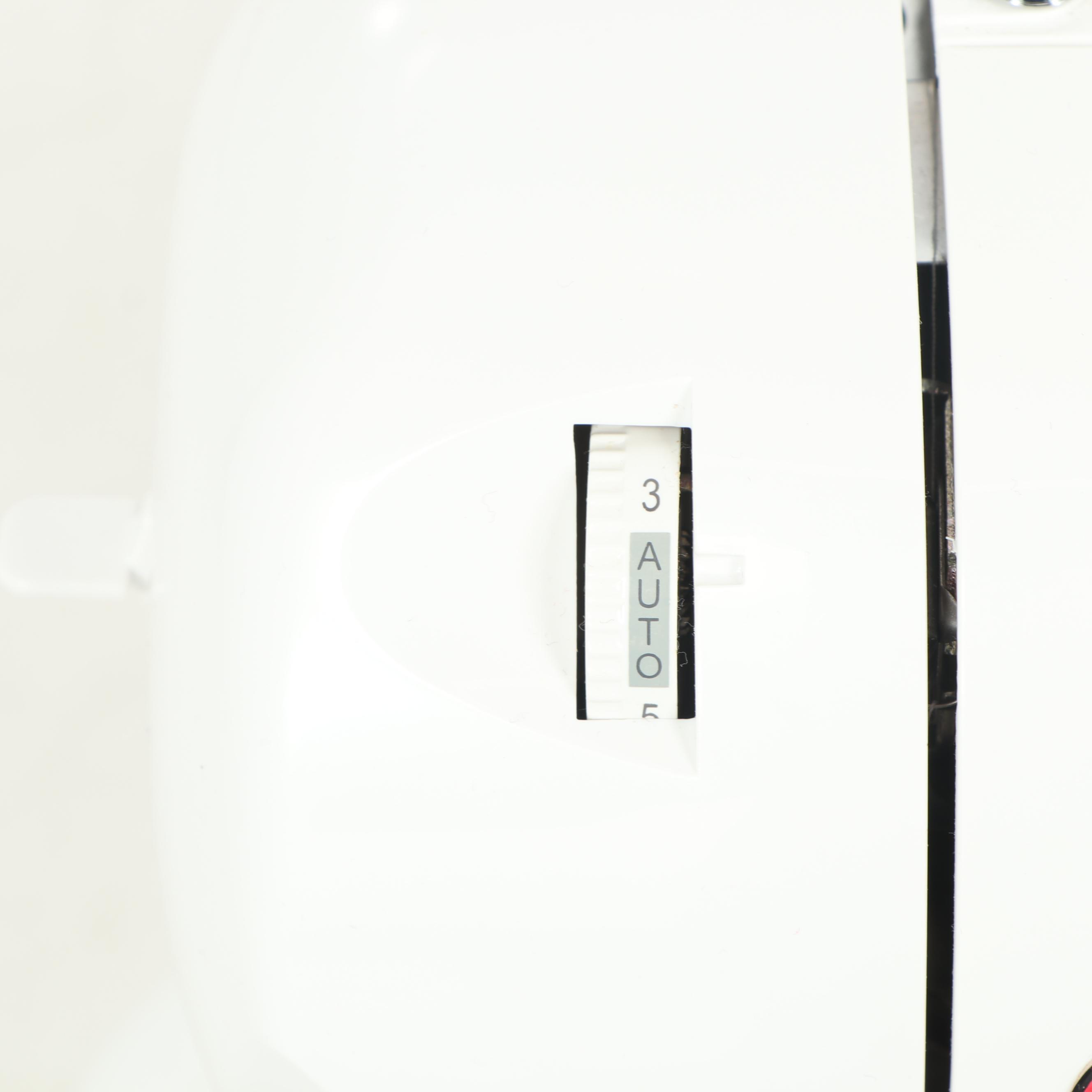 Singer "Curvy 8763" Computerized Sewing Machine