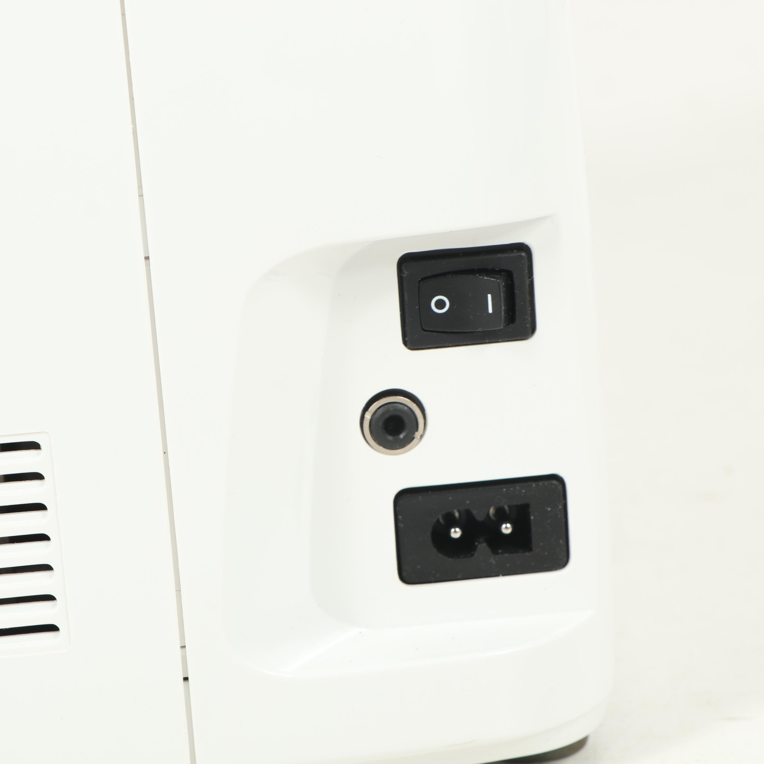 Singer "Curvy 8763" Computerized Sewing Machine