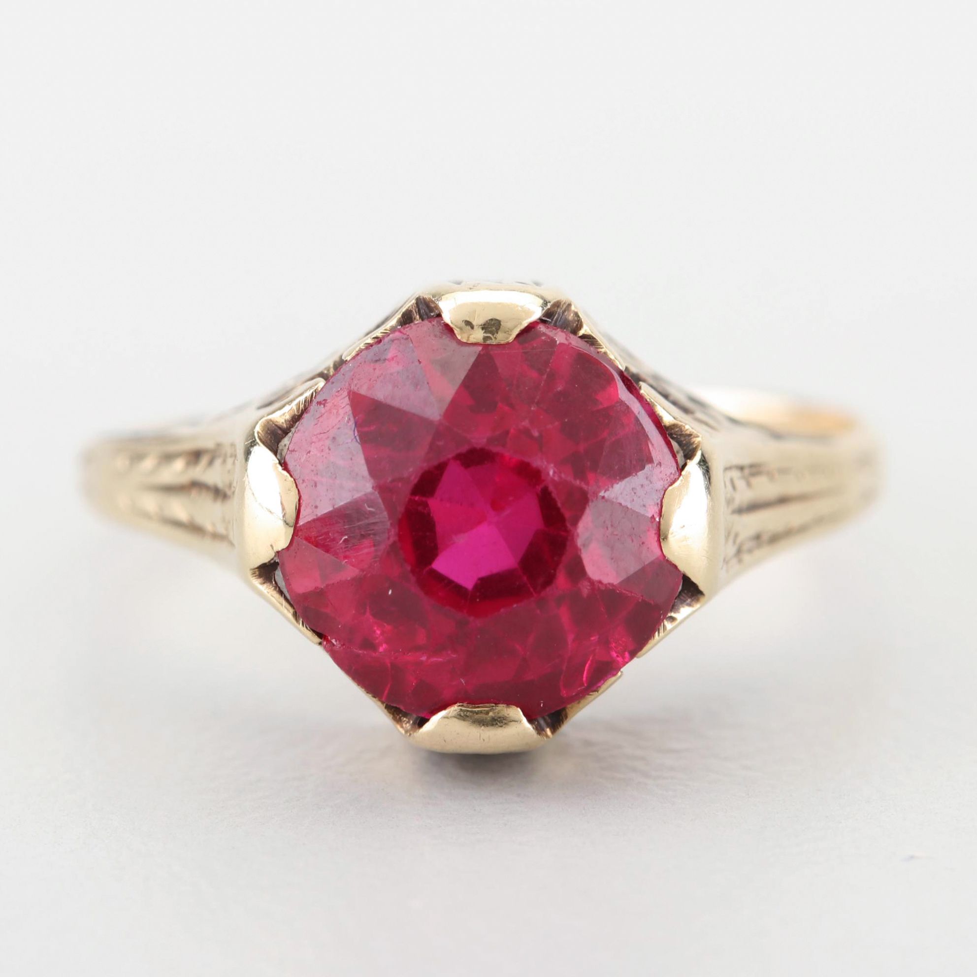 Vintage 14K Yellow Gold and Synthetic Ruby Ring
