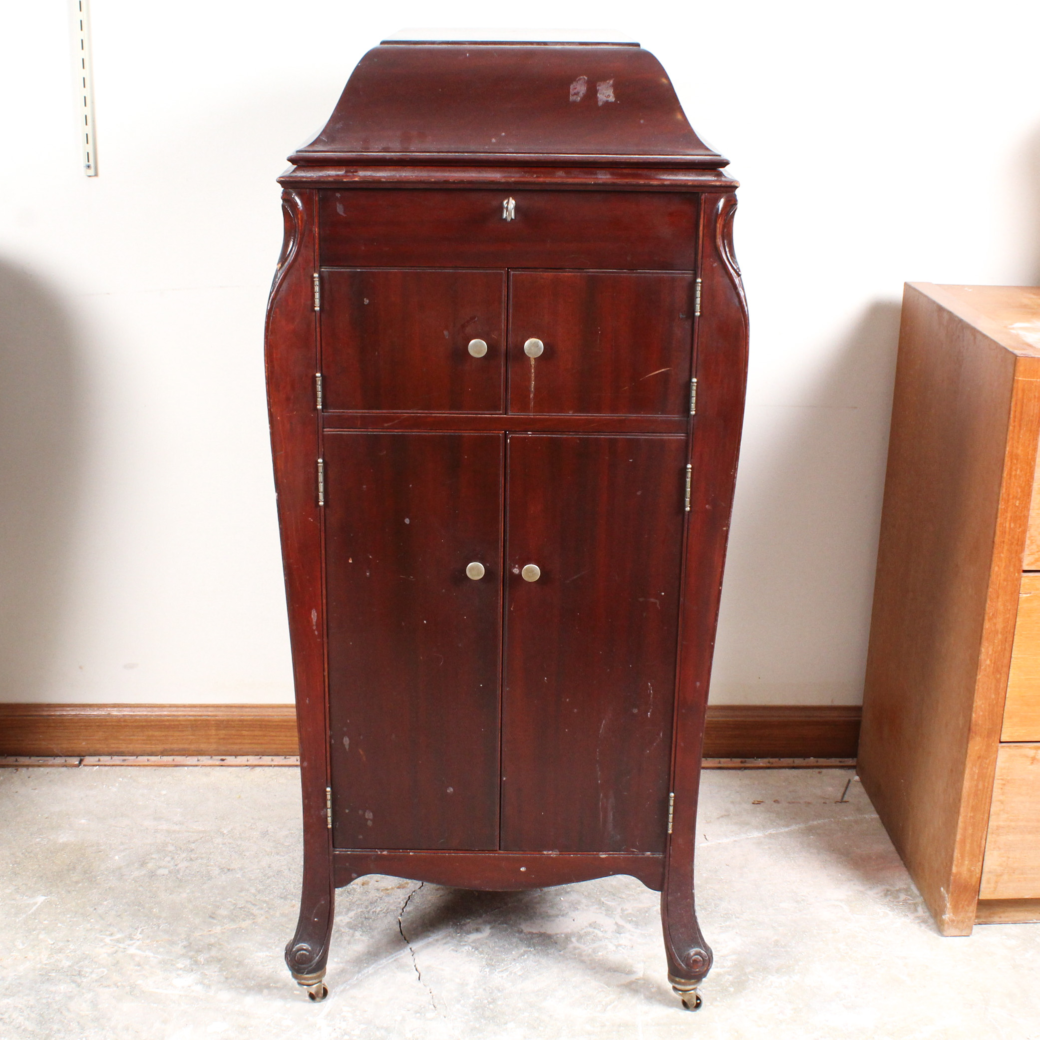 1911 Mahogany Victor Victrola VV XI