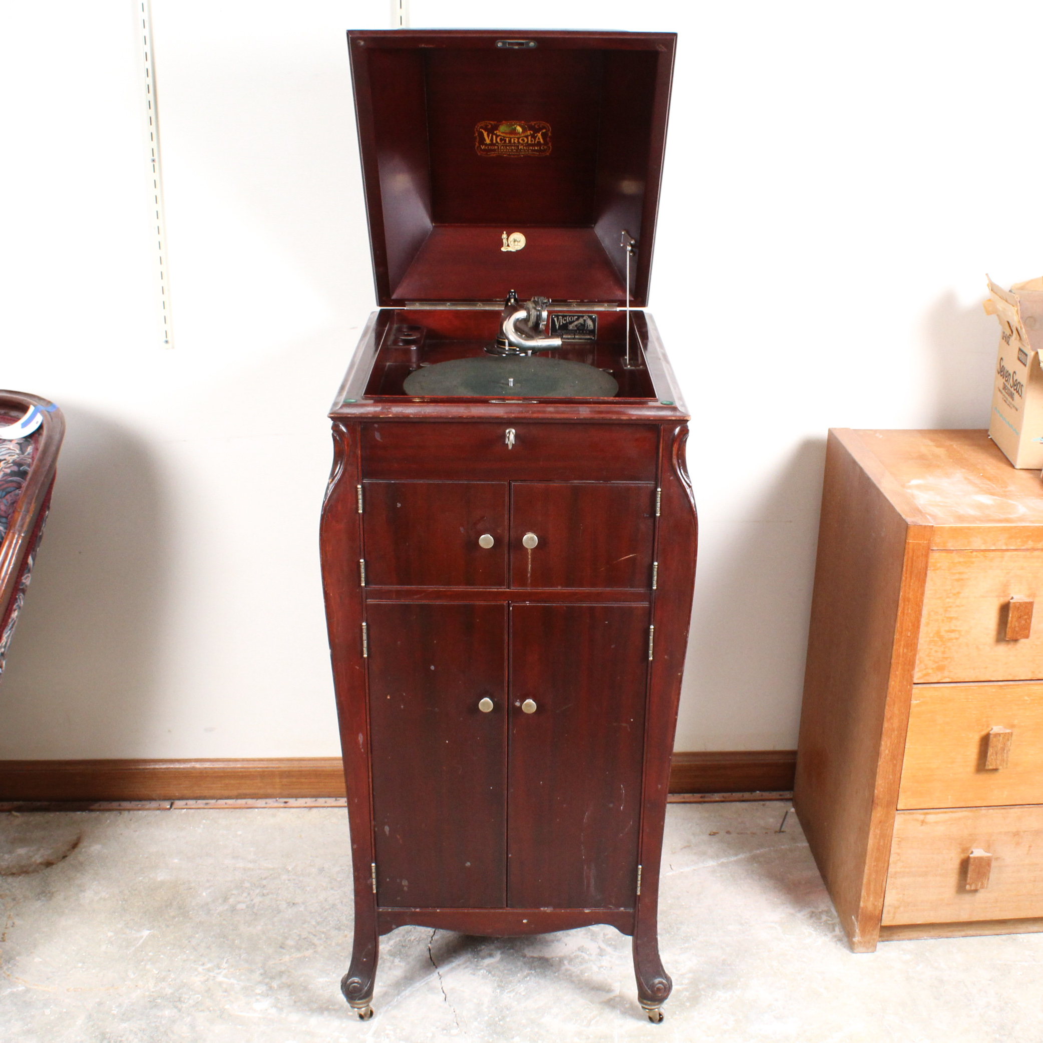 1911 Mahogany Victor Victrola VV XI