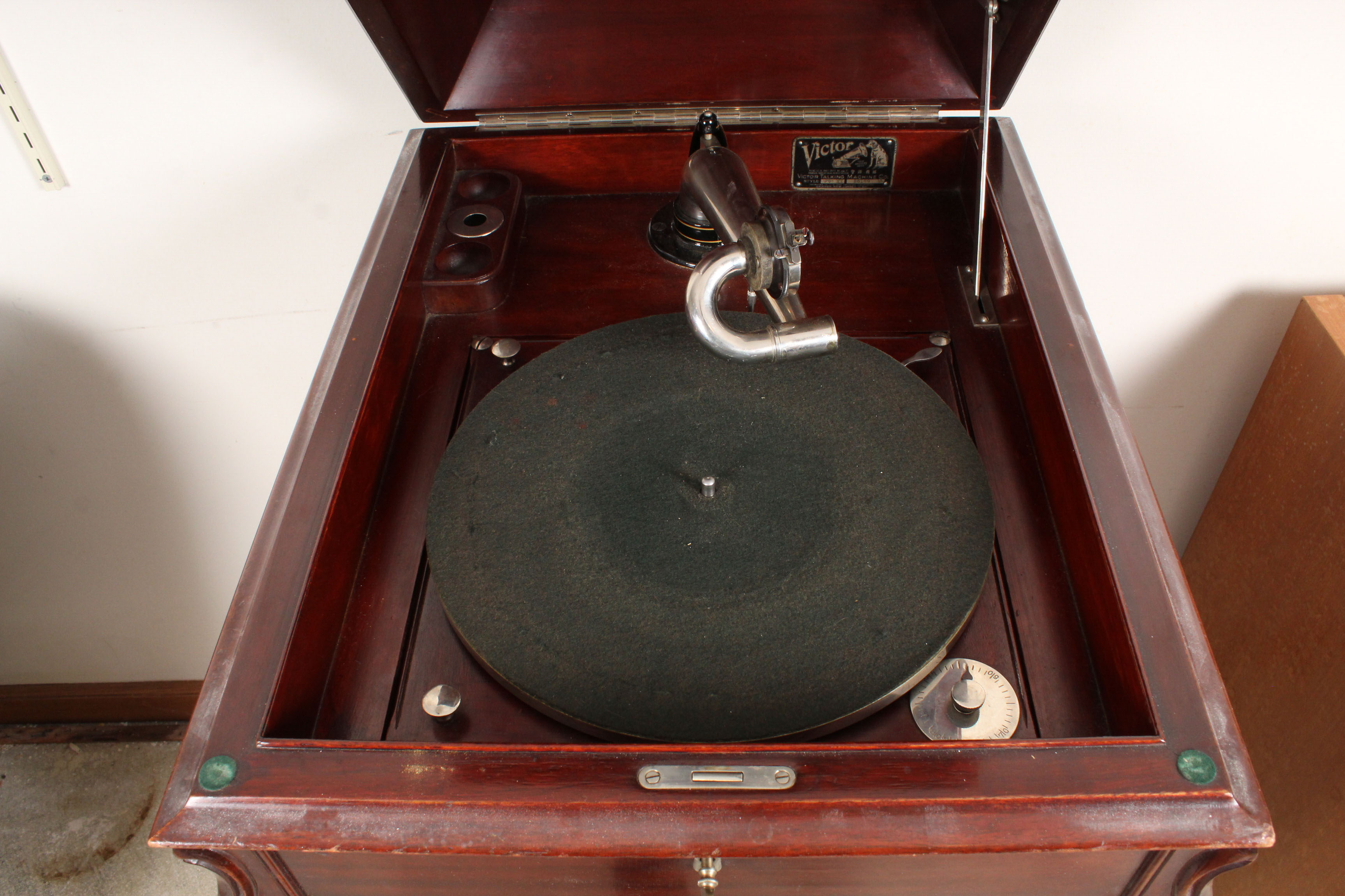 1911 Mahogany Victor Victrola VV XI