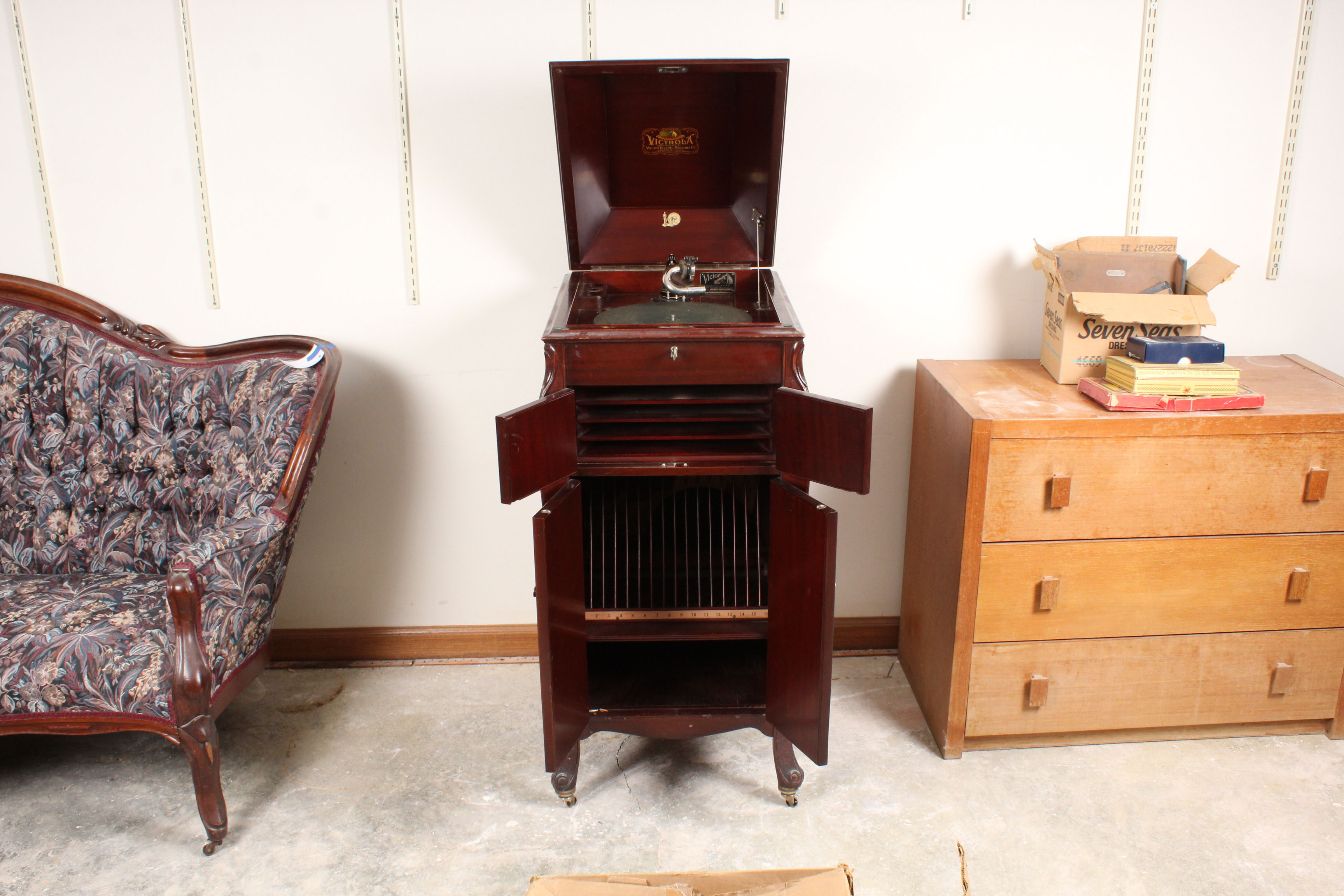 1911 Mahogany Victor Victrola VV XI
