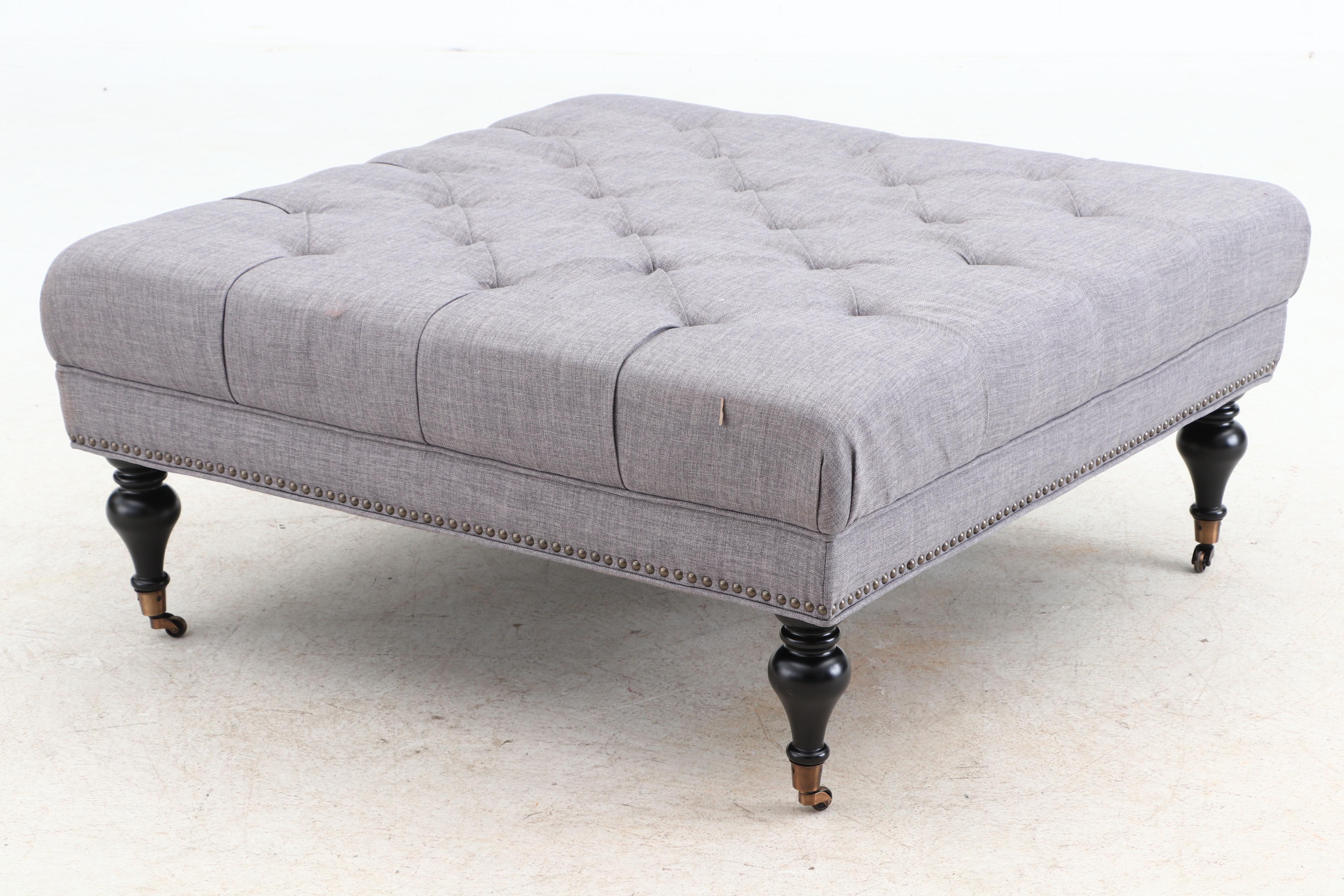 Button Tufted Upholstered Ottoman in Gray by Coaster