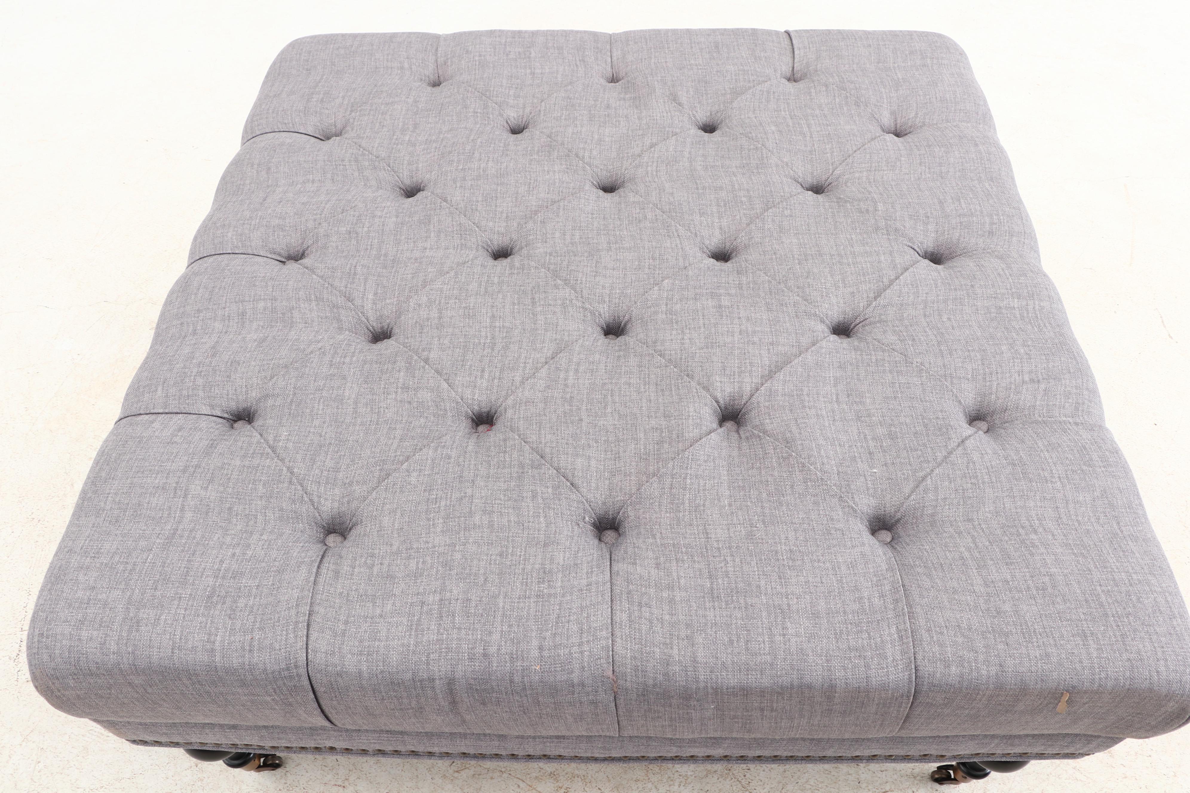 Button Tufted Upholstered Ottoman in Gray by Coaster