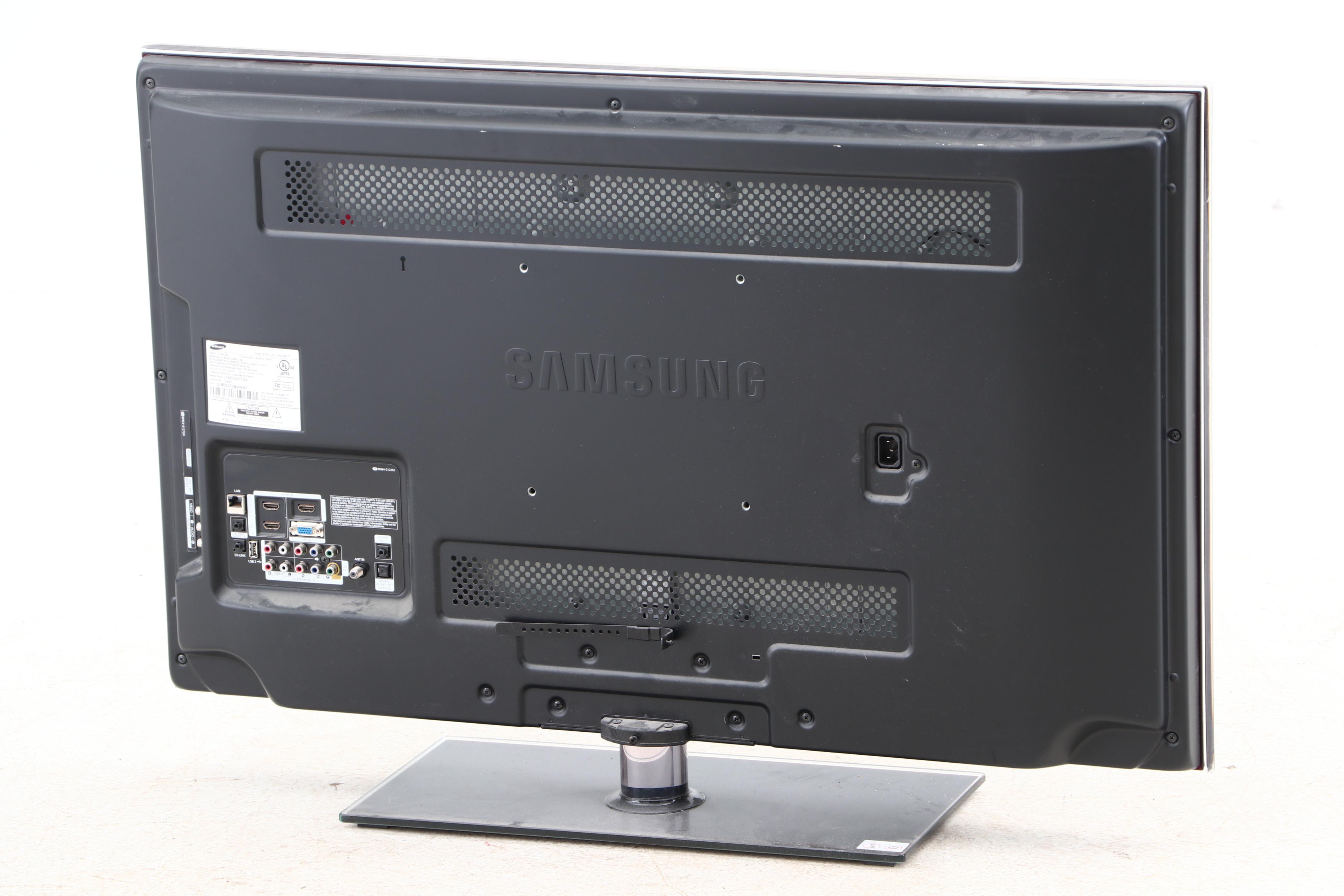 40" Samsung C550 Series LCD Flatscreen Television with Stand and Remote