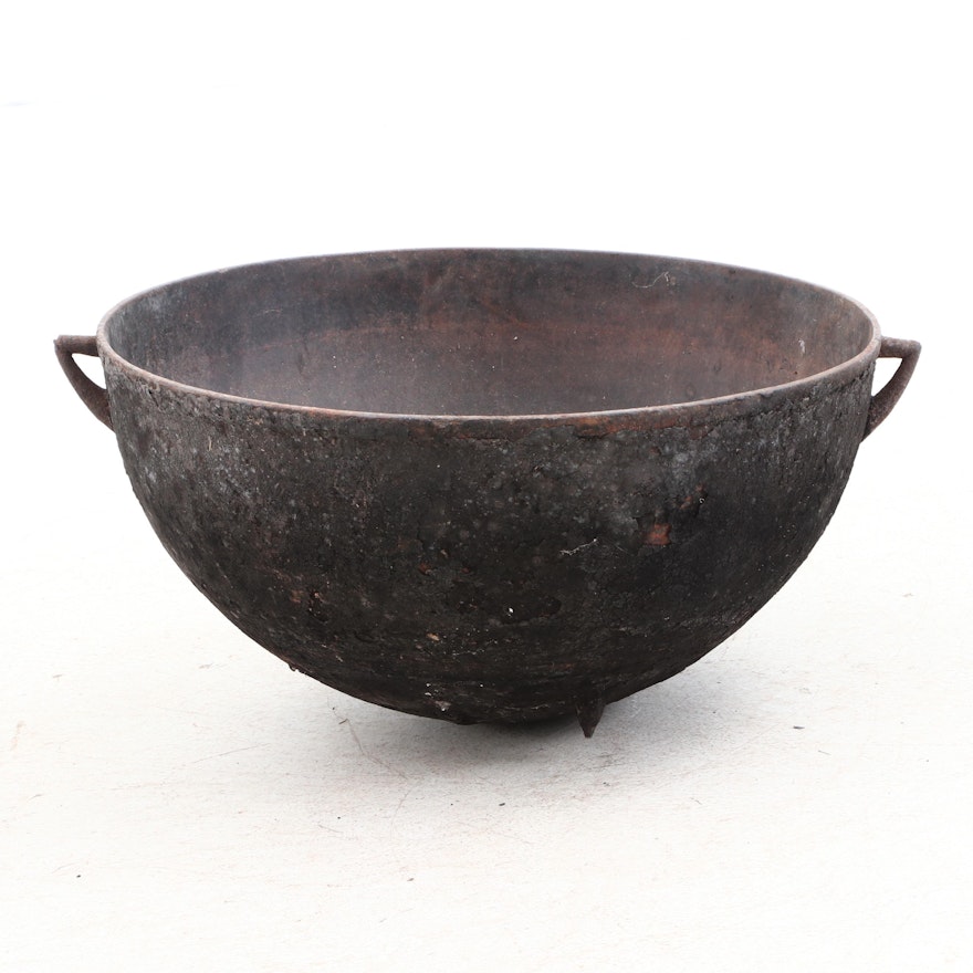 Cast-Iron Handled Cauldron